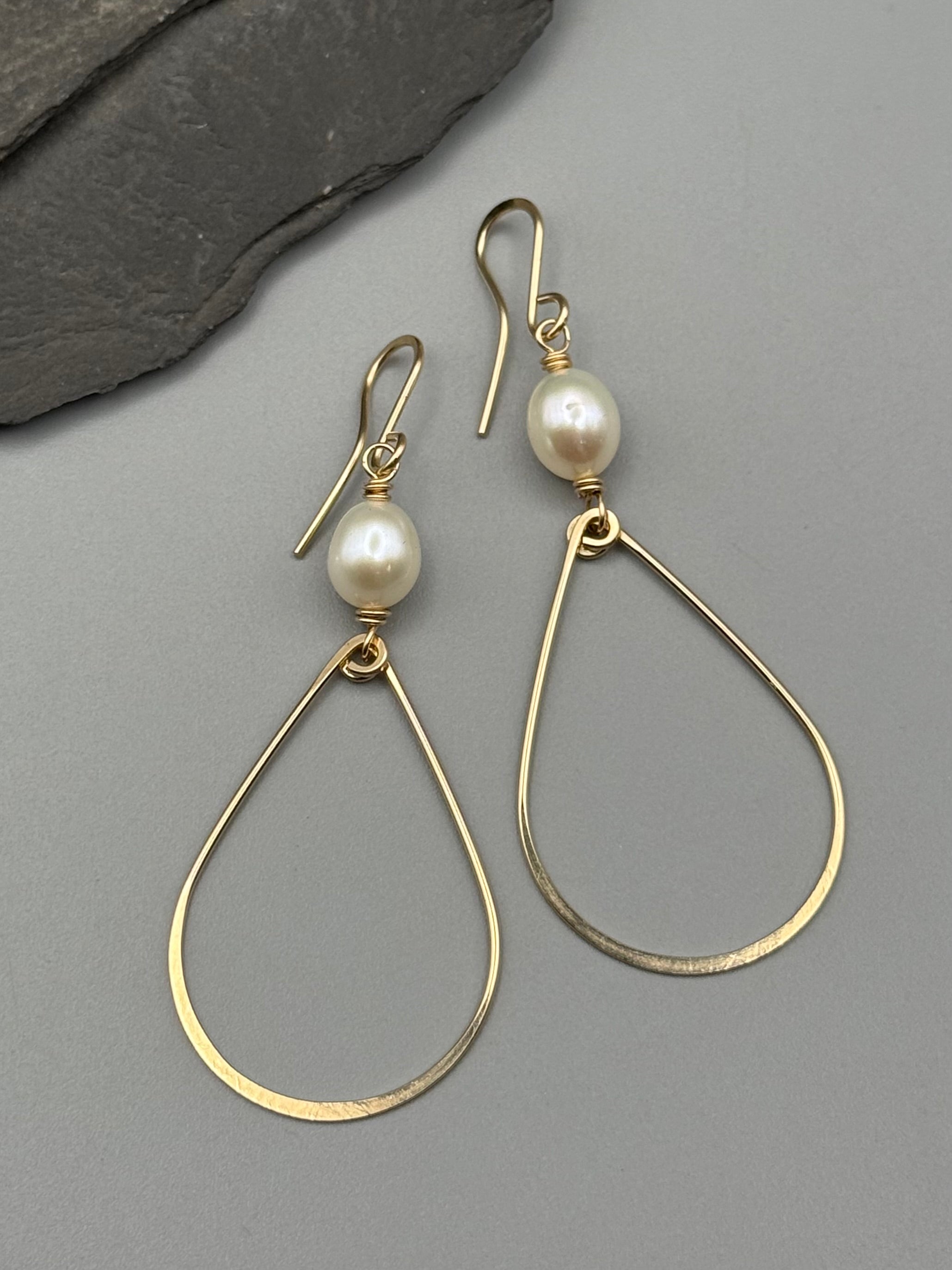 •TEARDROP• pearl + gold dangle earrings