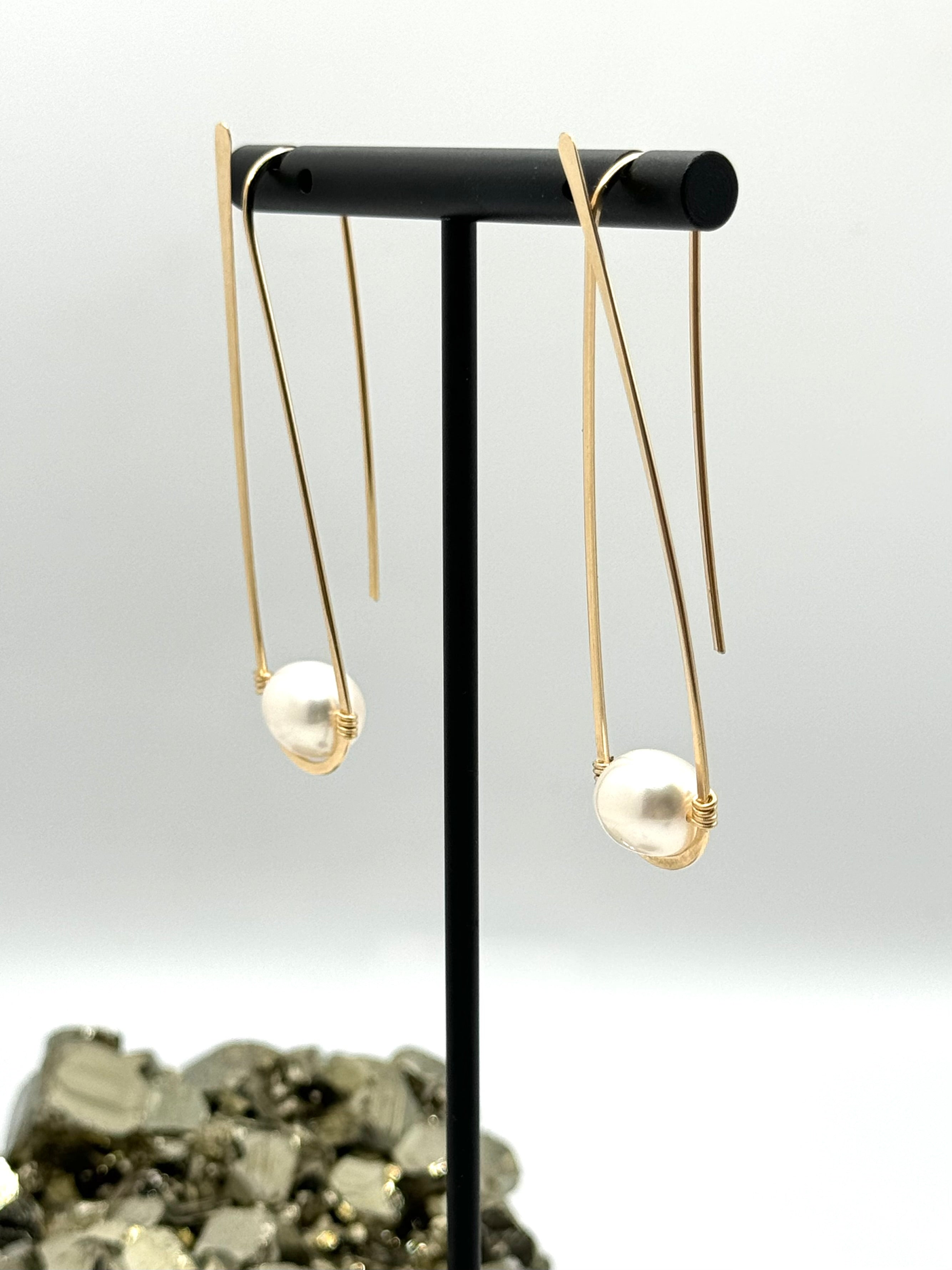 •DEEP DROP THREADER• pearl + gold earrings