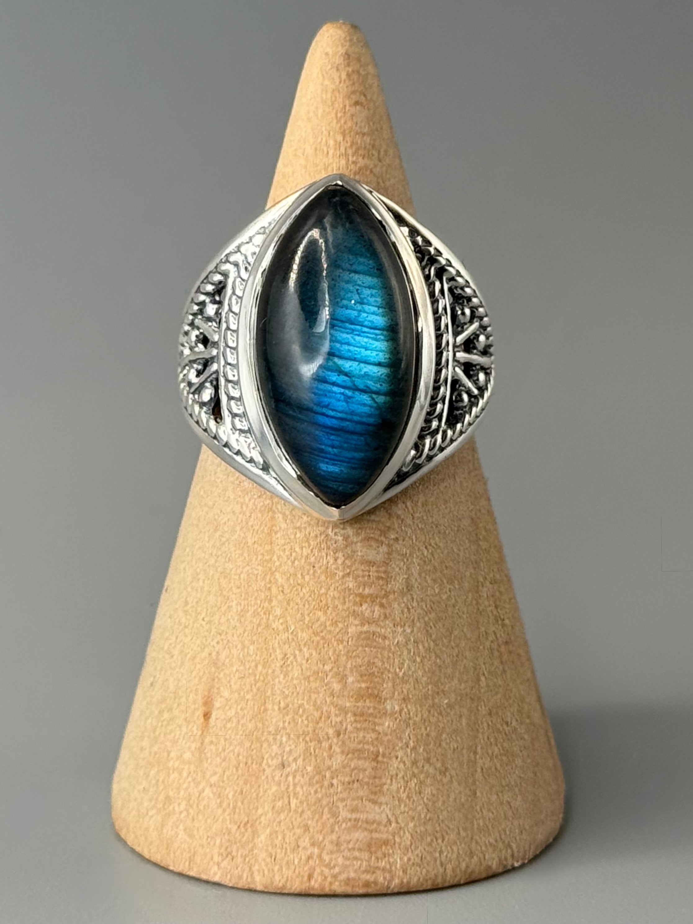 •LABRADORITE - MARQUISE• tapered band silver ring (various sizes)