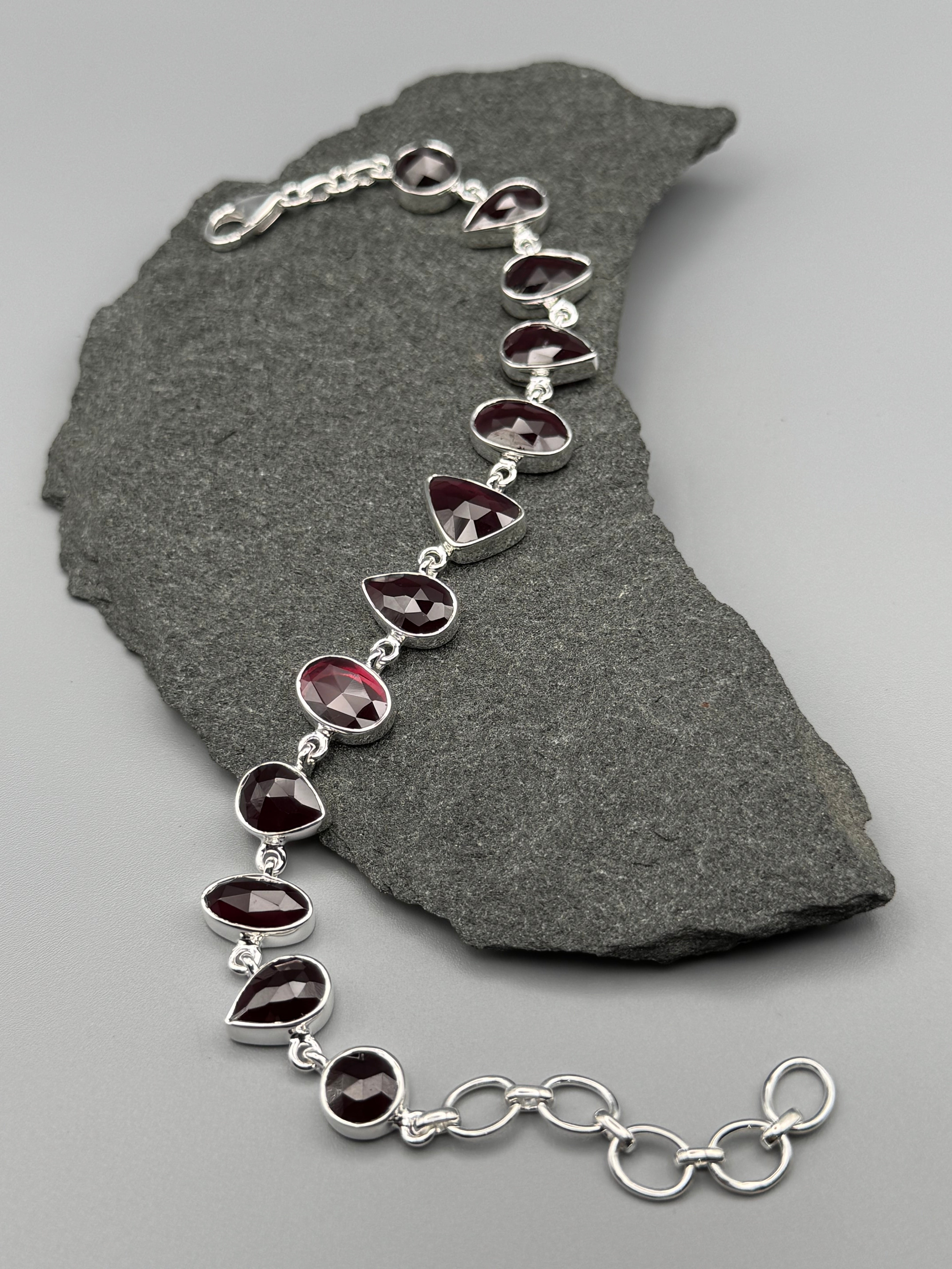 •GARNET - GEO MIX• linked silver bracelet (7.25" - 9")
