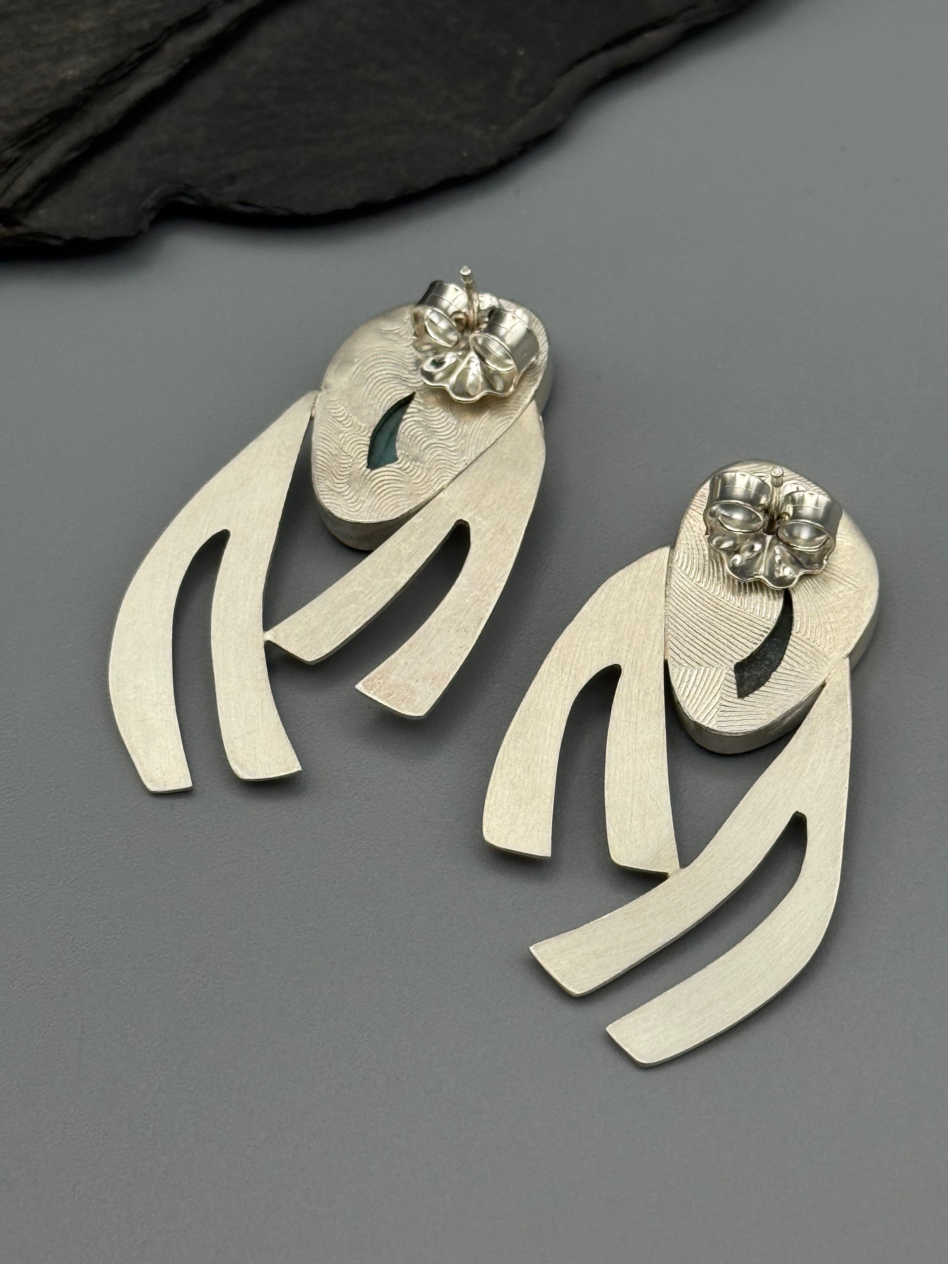 •DECO WINGS• labradorite + silver post earrings