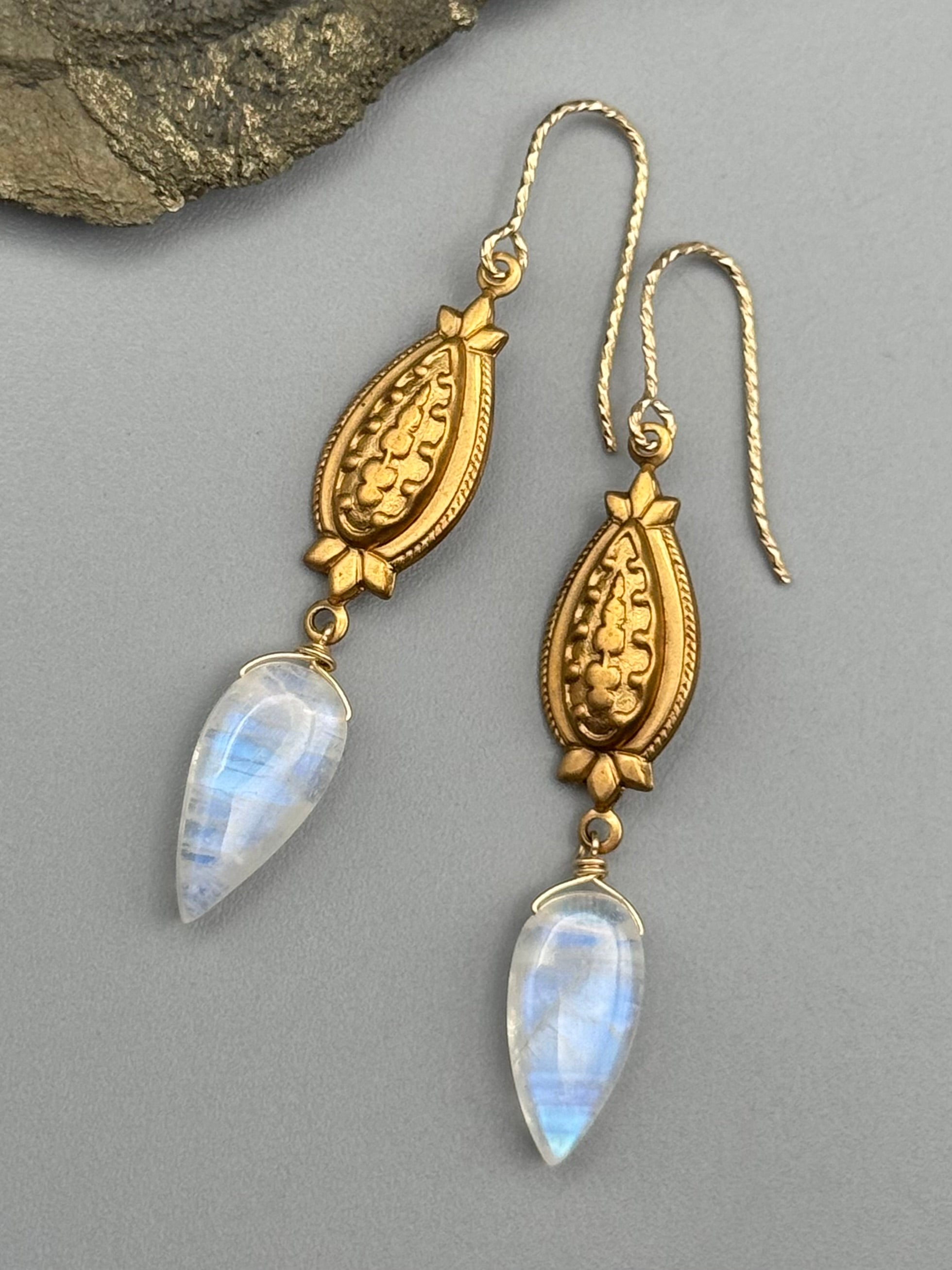 •CONTESSA• rainbow moonstone spear tear + gold earring