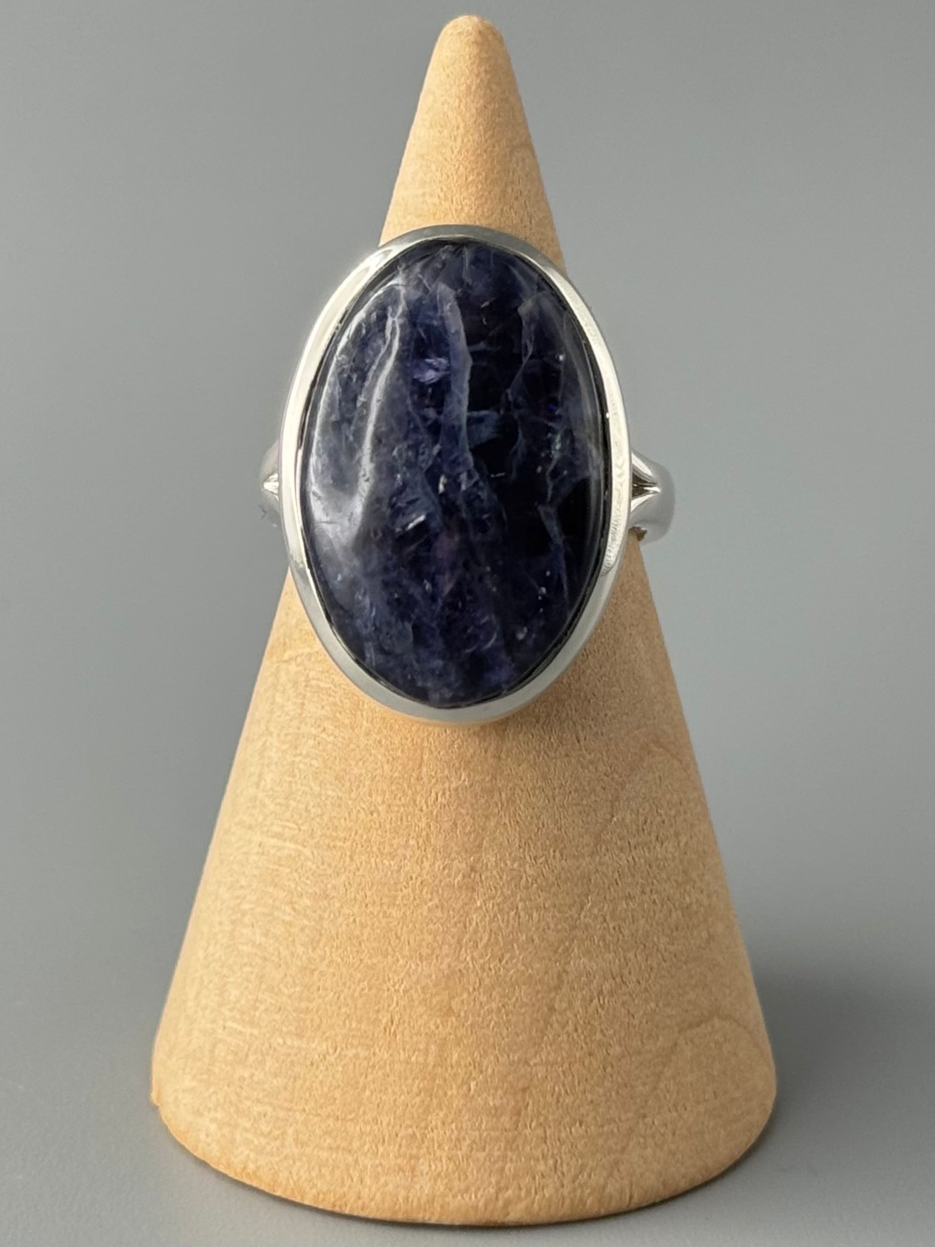 •IOLITE SUNSTONE - OVAL• split band silver ring (size 5.75)