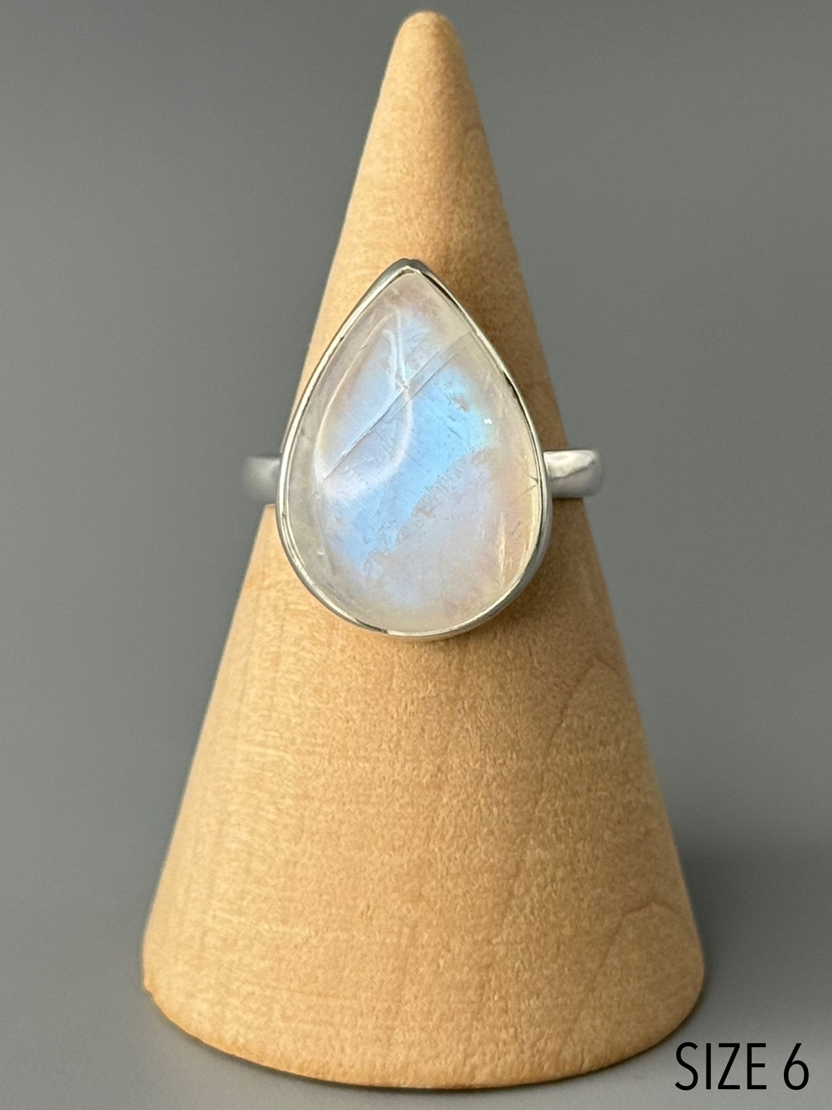 •RAINBOW MOONSTONE - TEAR• simple bezel silver ring (various sizes)