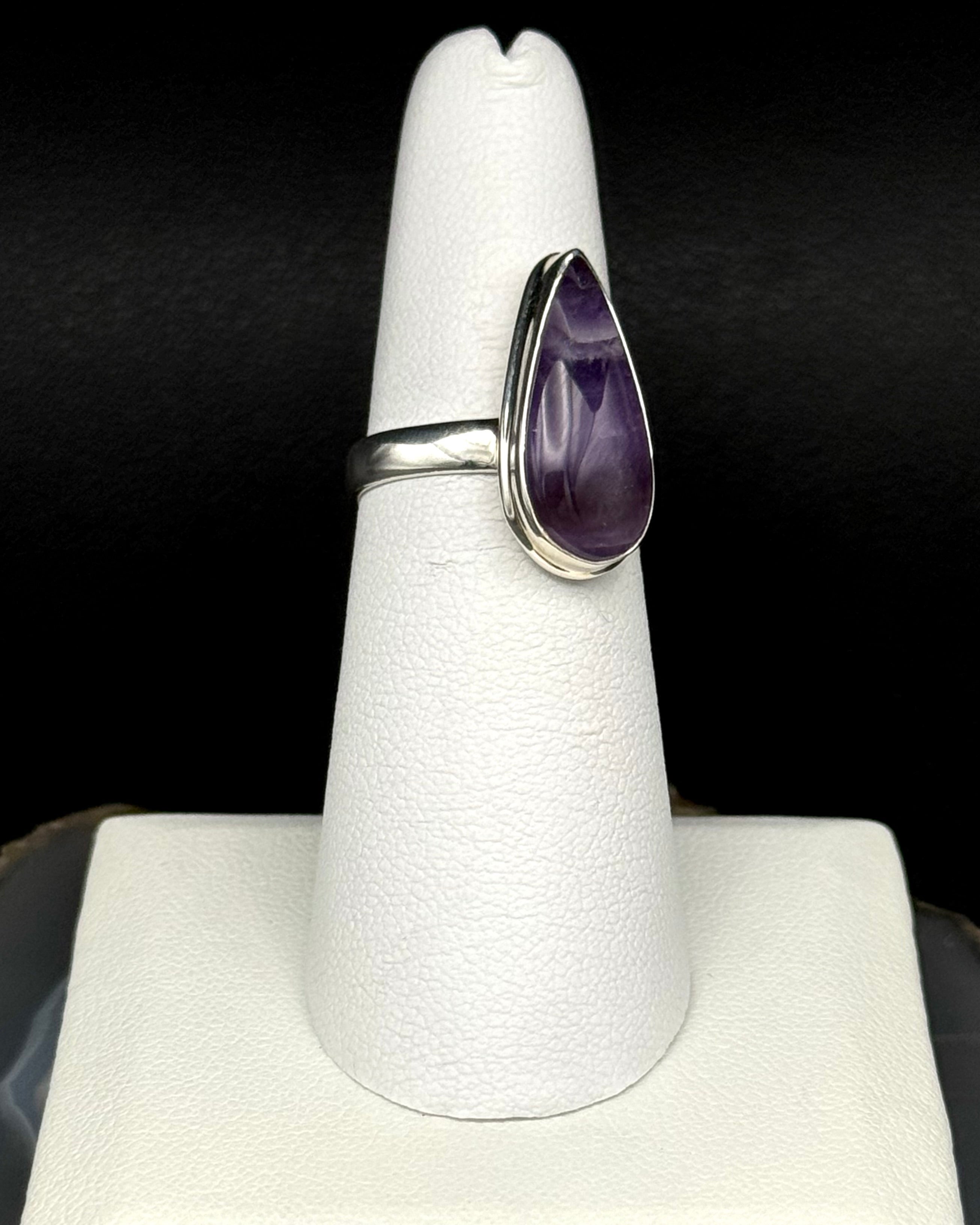 •CHEVRON AMETHYST - LARGE TEARDROP• silver ring (size 6)