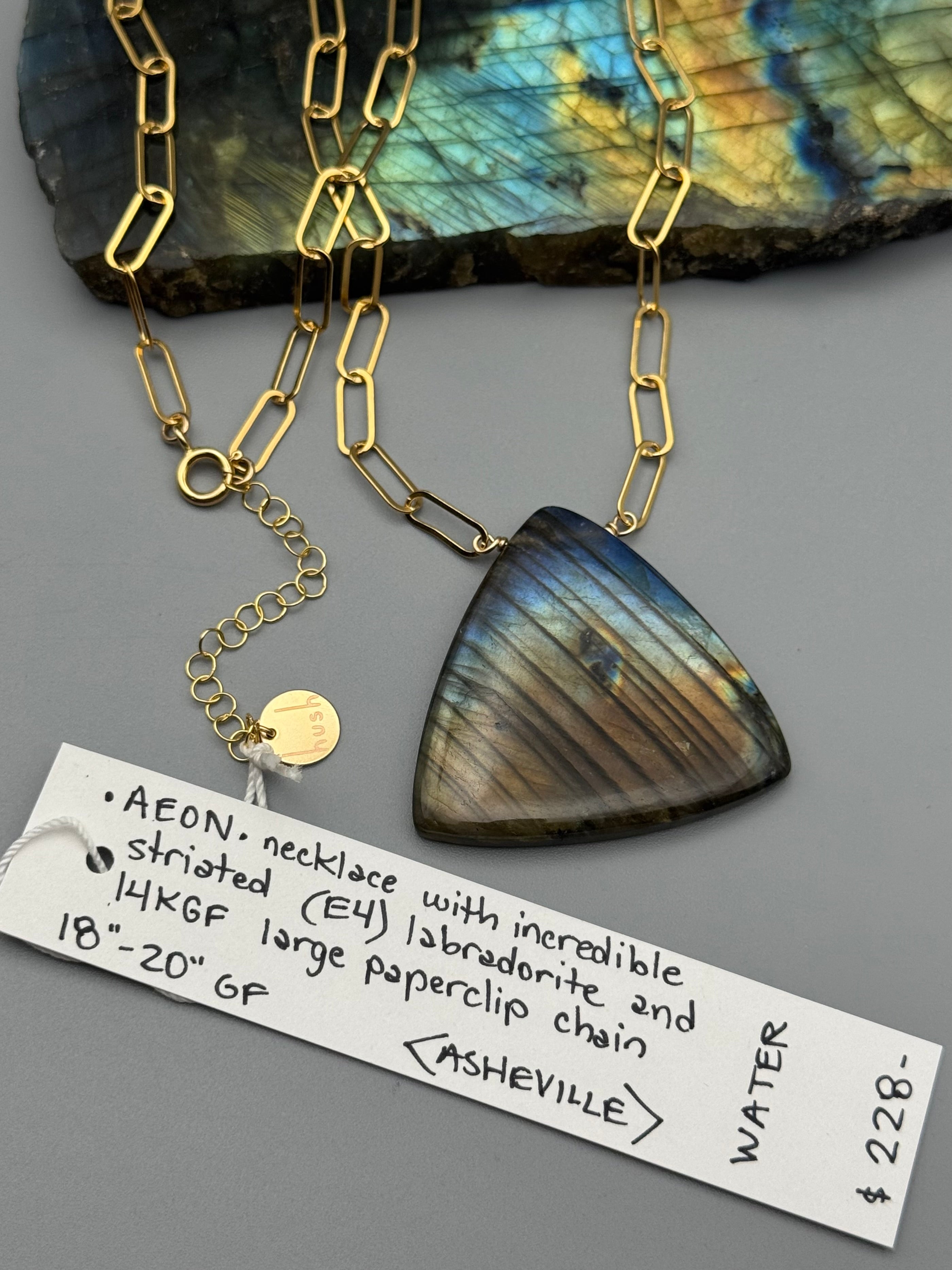 •AEON• labradorite + gold necklace (18"-20" long)