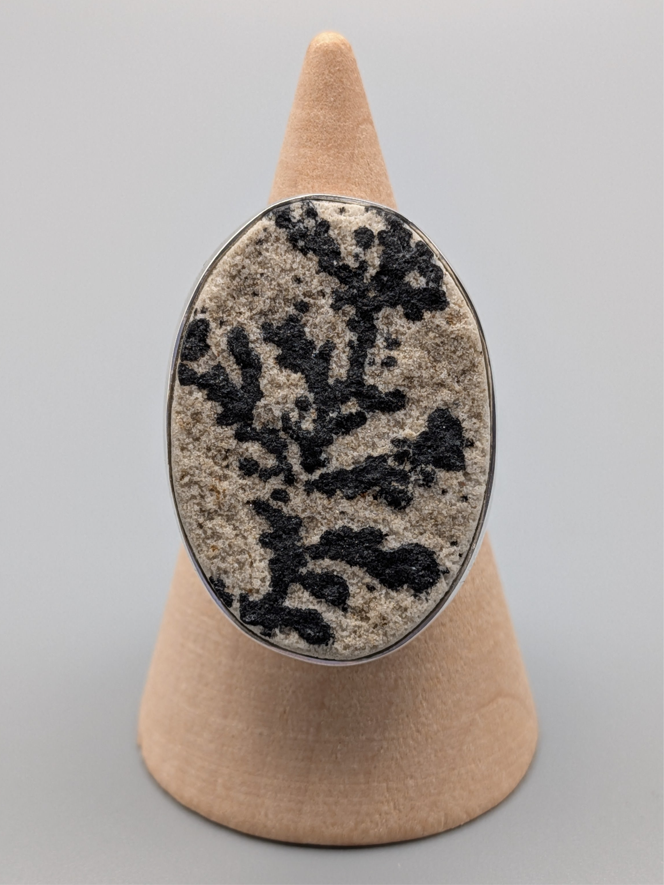 •DENDRITIC SANDSTONE - OVAL• simple bezel silver ring (size 9.75)