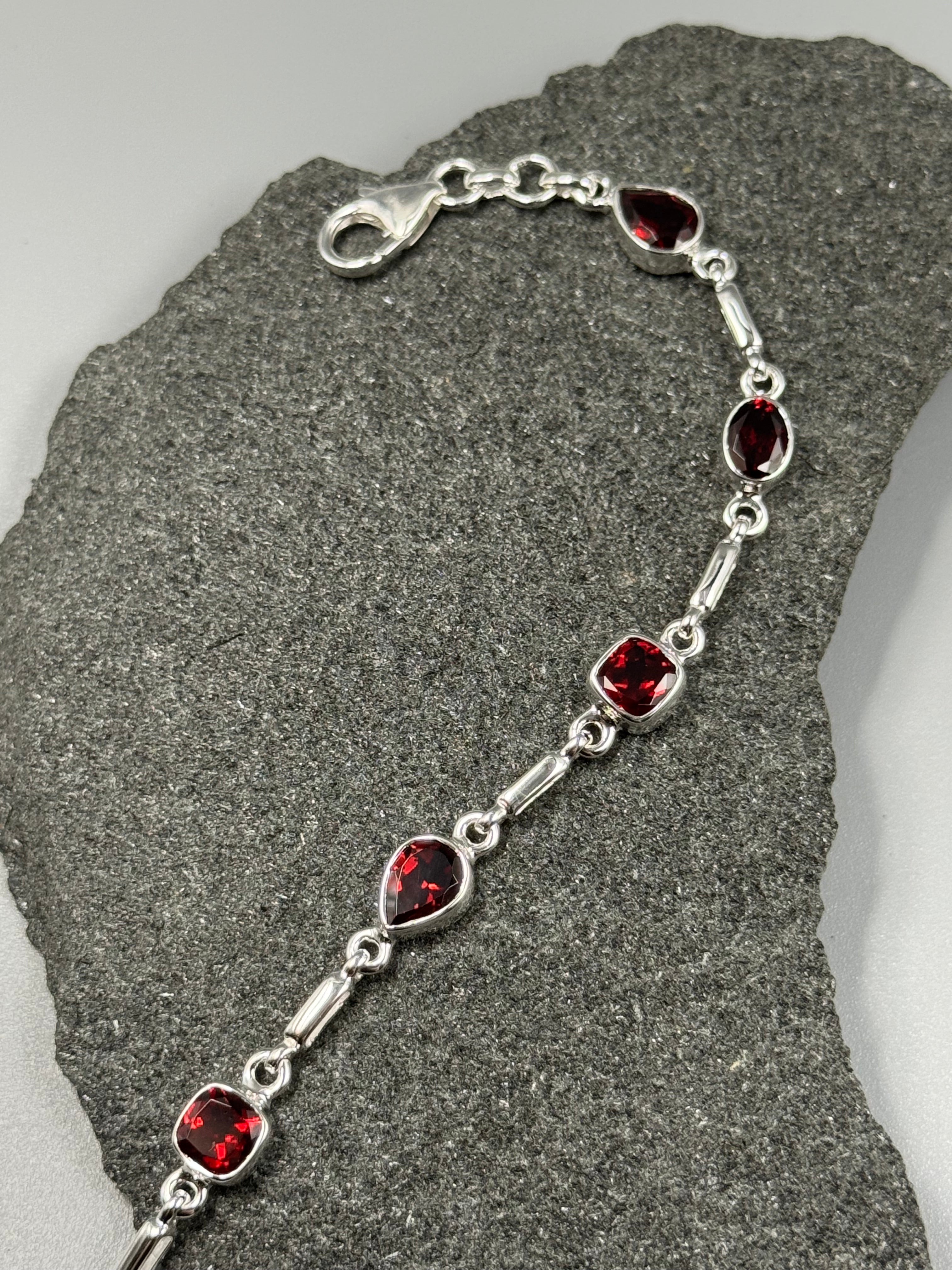 •LIL' GARNET - GEO MIX• linked silver bracelet (7.25" - 9")