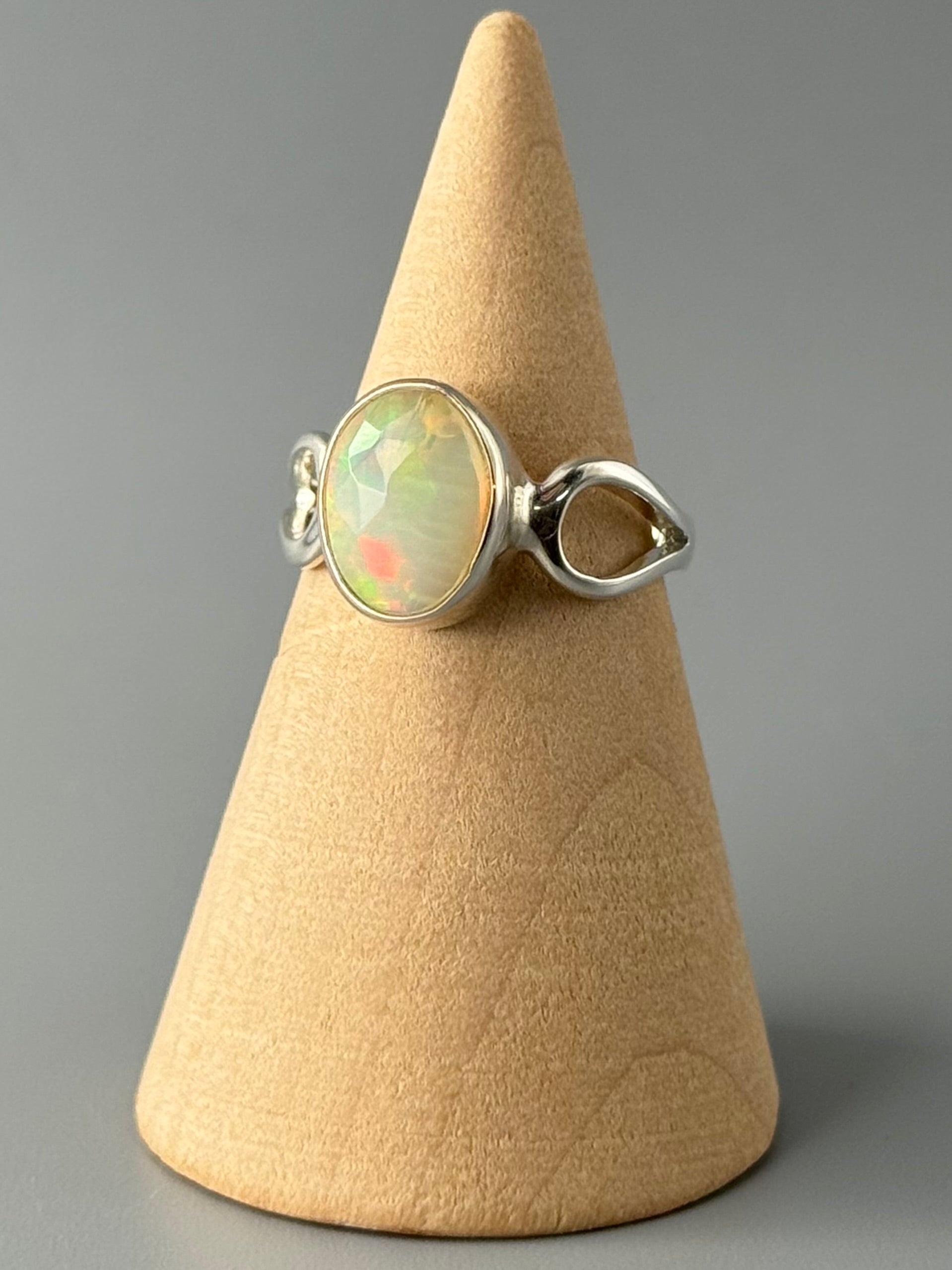 •FACETED ETHIOPIAN OPAL - DROPLETS• silver ring (size 5.75)