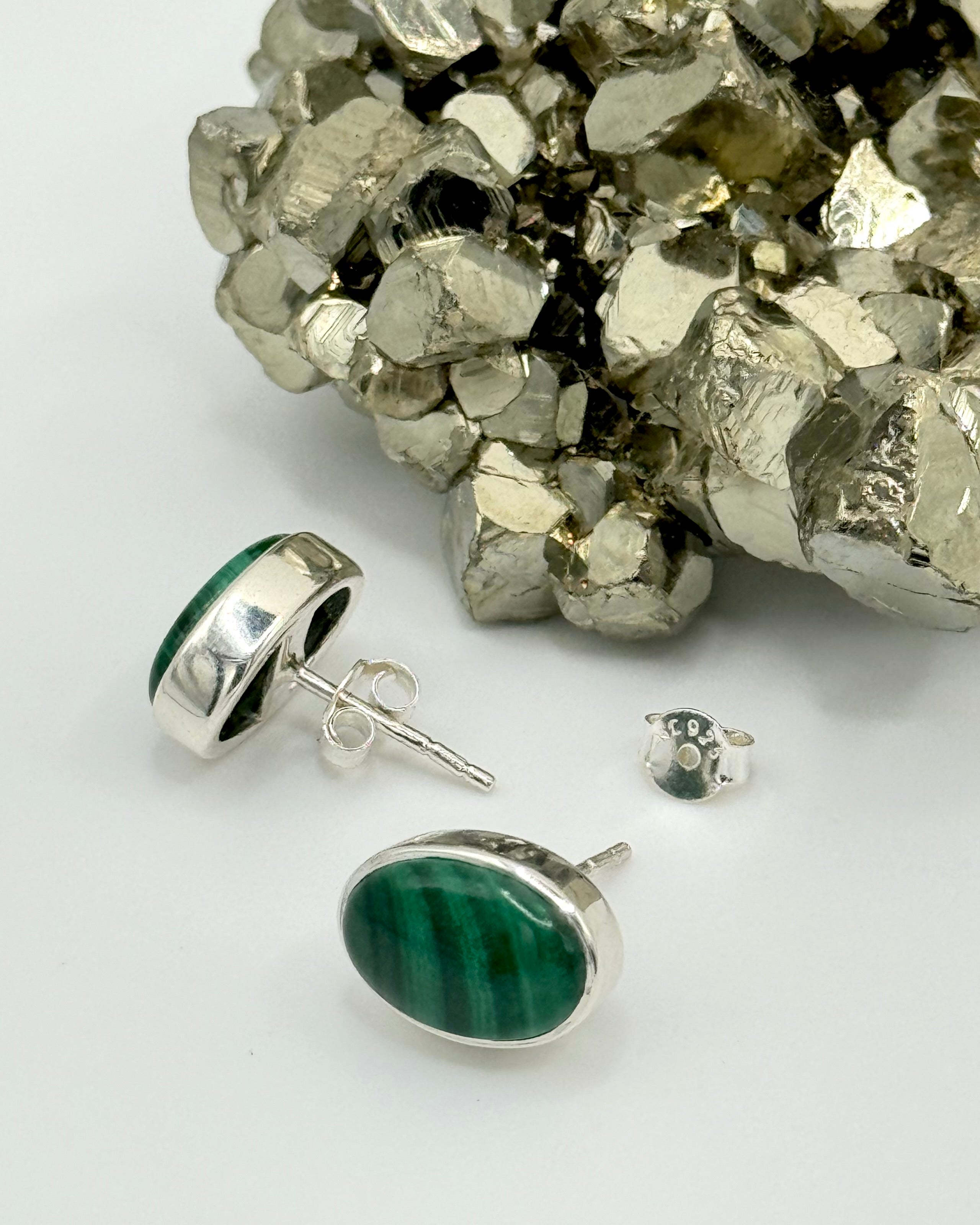 •MALACHITE - OVAL• silver bezel set stud earrings