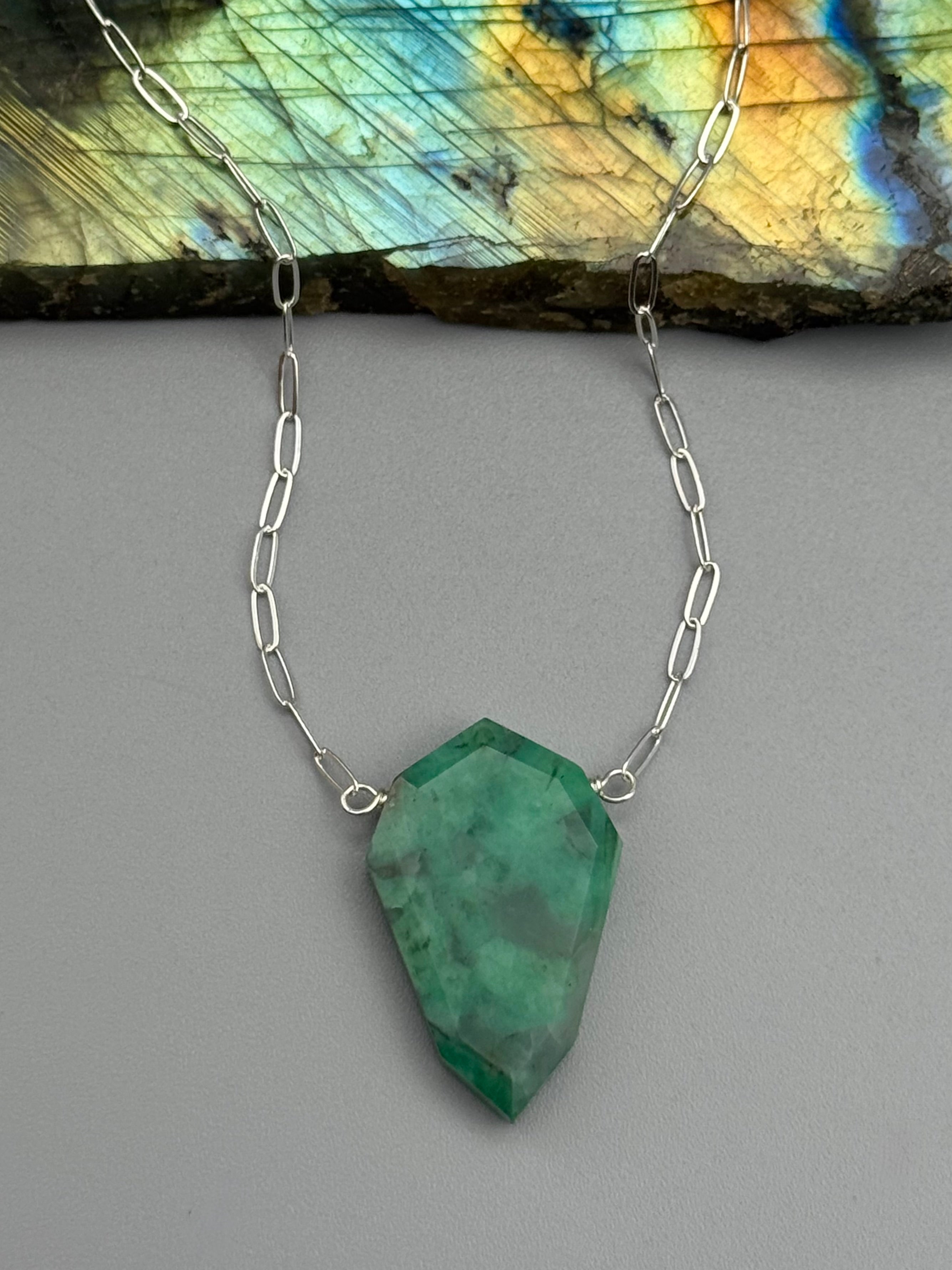 •AEON• emerald petal + silver necklace (16"-18" long)