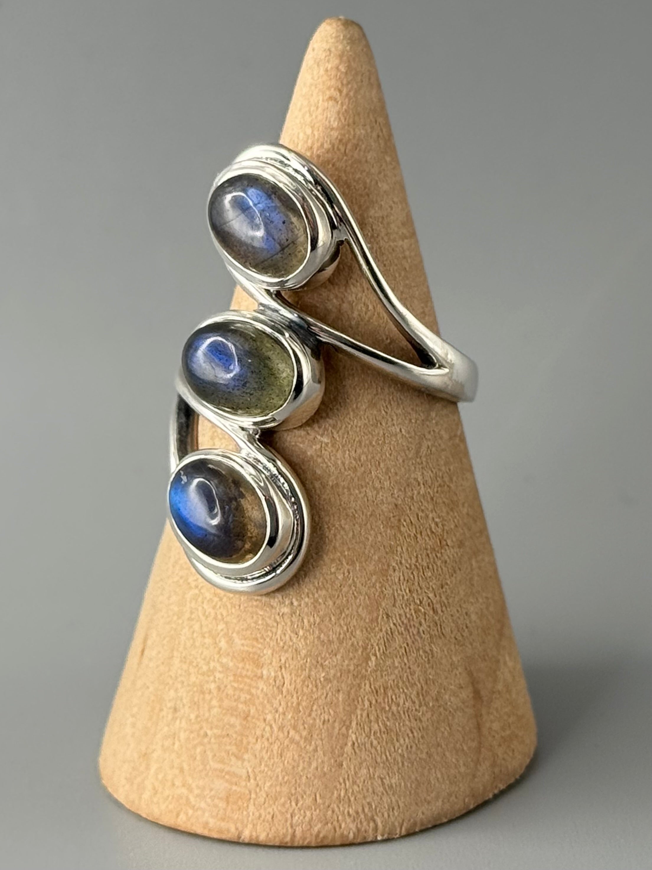 •LABRADORITE - ROPED IN• sterling silver ring (various sizes)