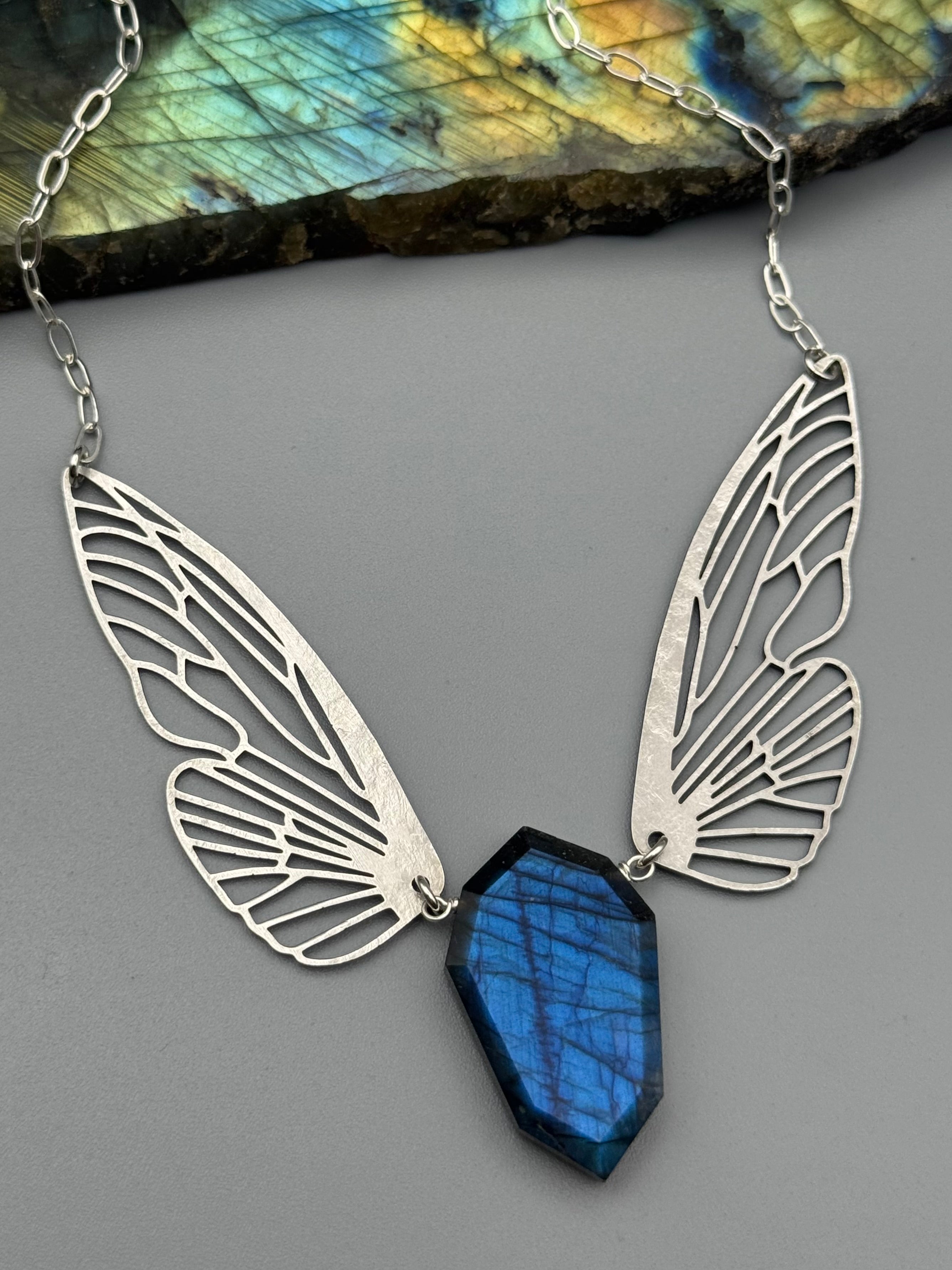 •METAMORPH• labradorite petal + silver necklace (16"-18" long)