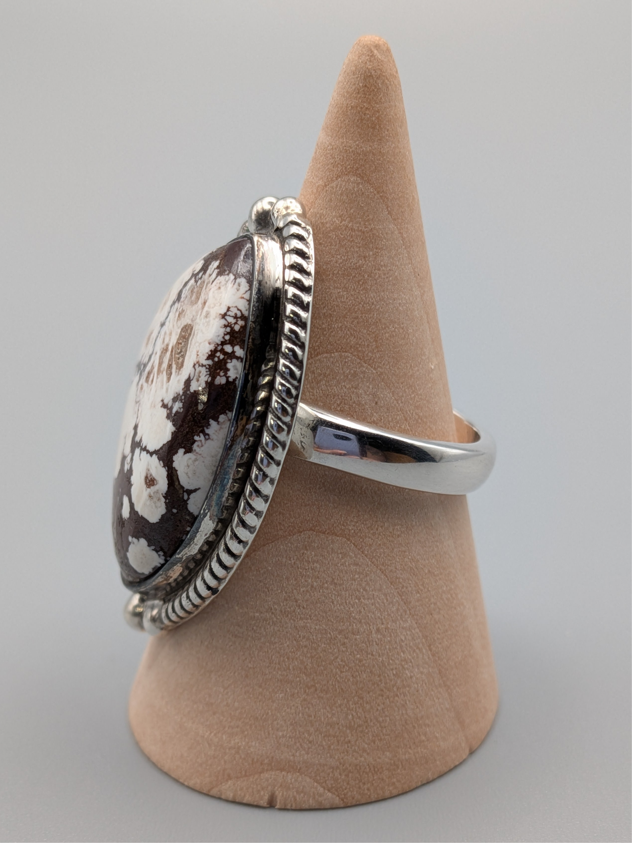 •HOWLITE - FREEFORM• rope + dot bezel silver ring (size 8.75)
