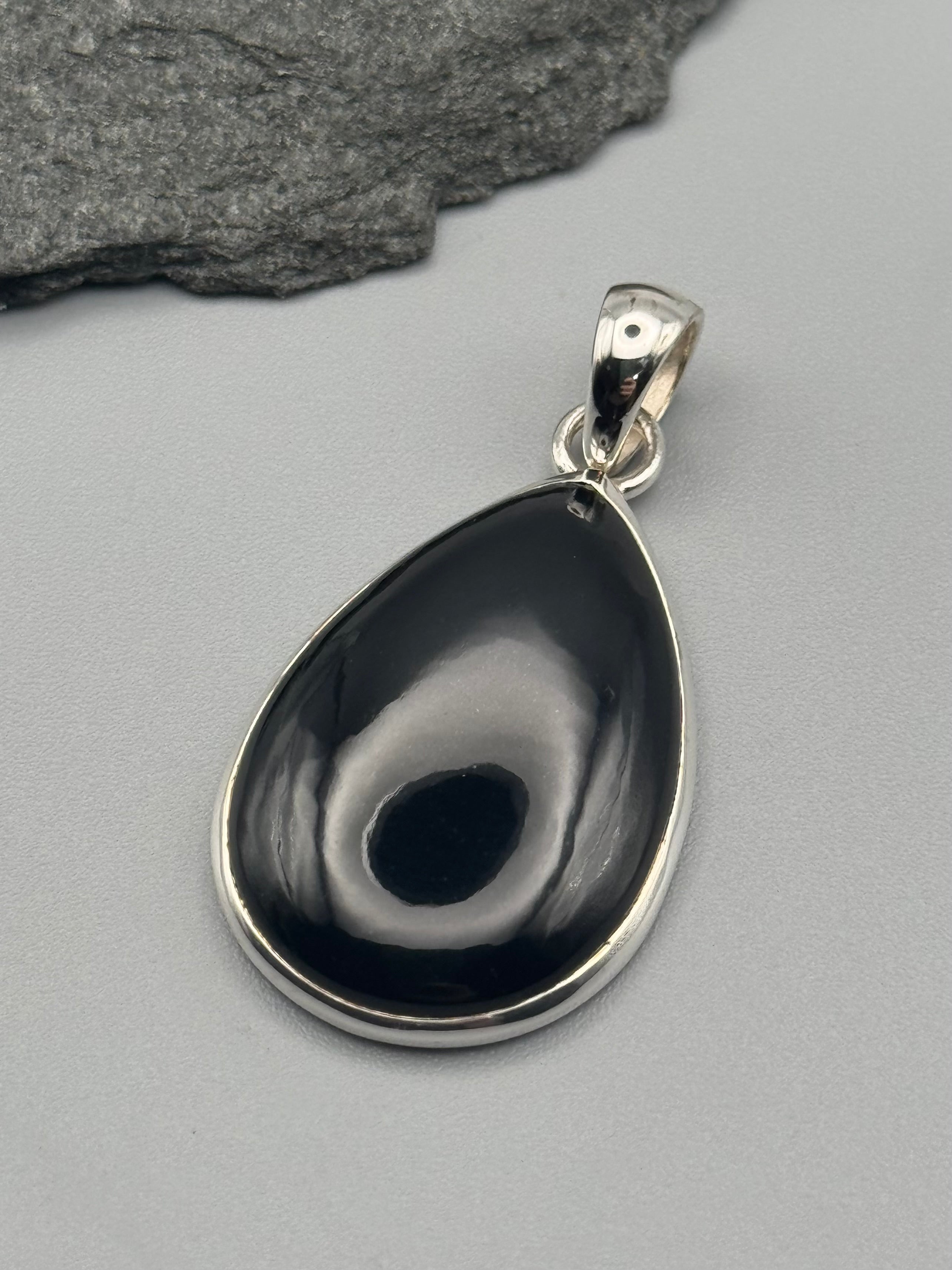 •BLACK ONYX - MEDIUM TEAR• sterling silver pendant