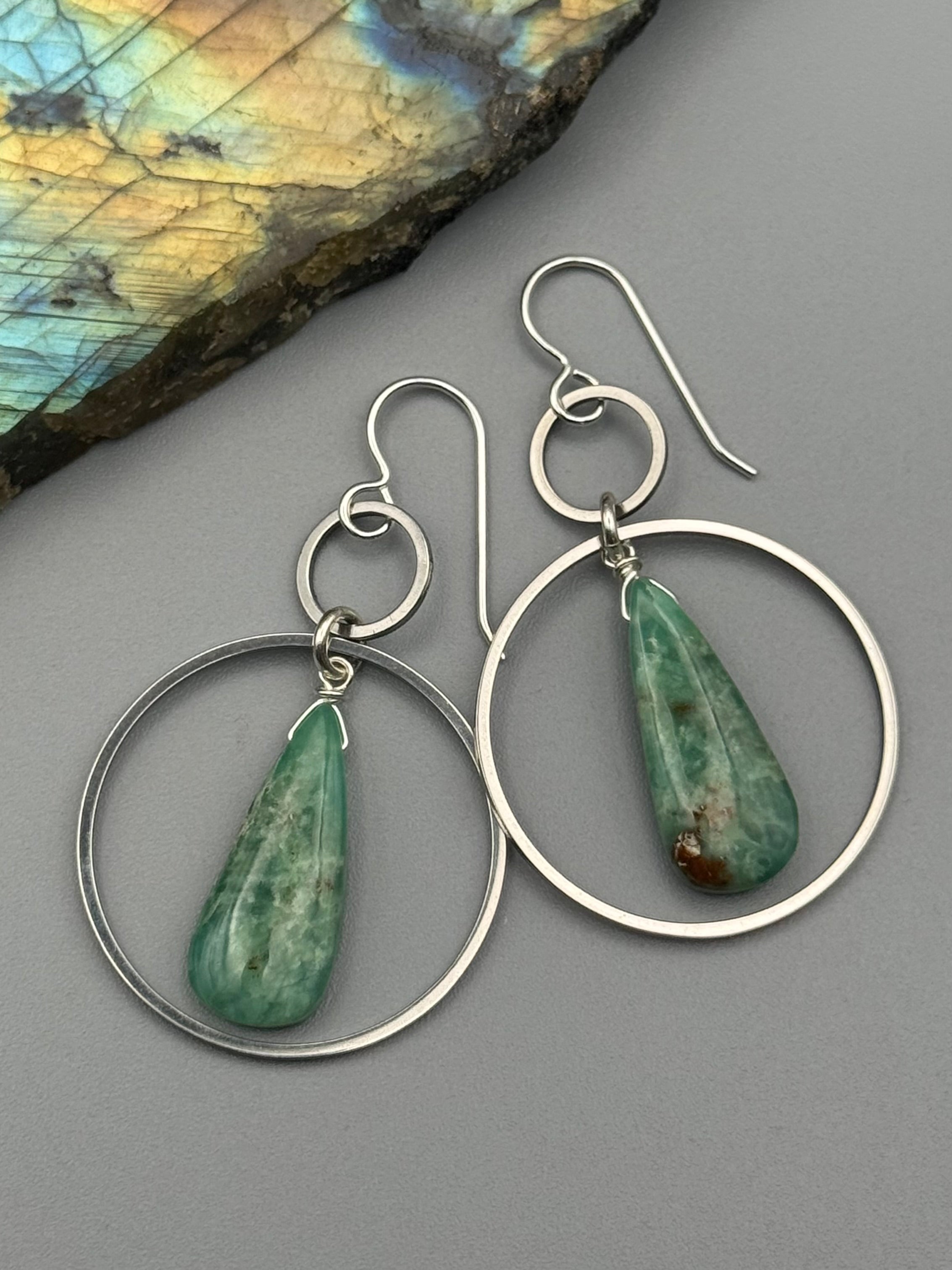 •EQUA-LUNA• chrysoprase tear + silver earrings