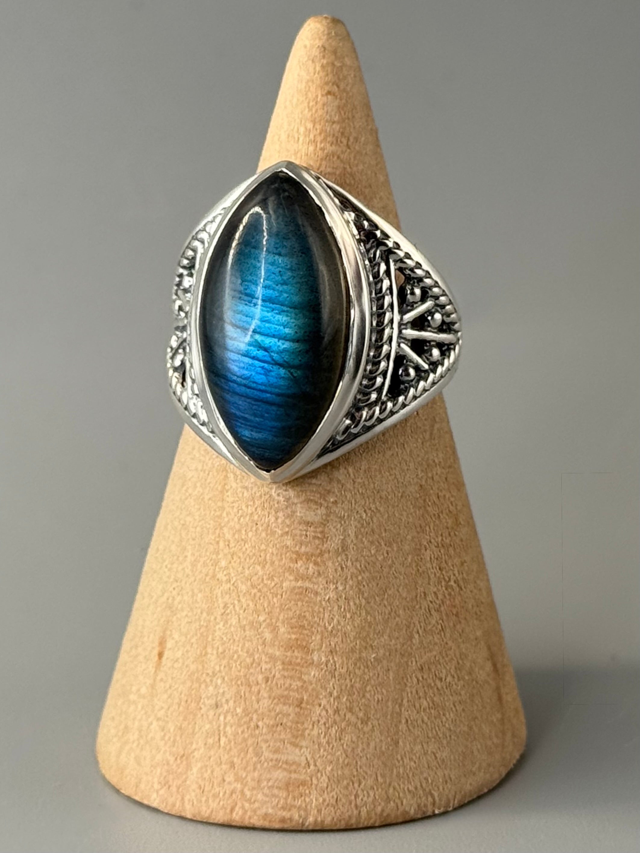 •LABRADORITE - MARQUISE• tapered band silver ring (various sizes)