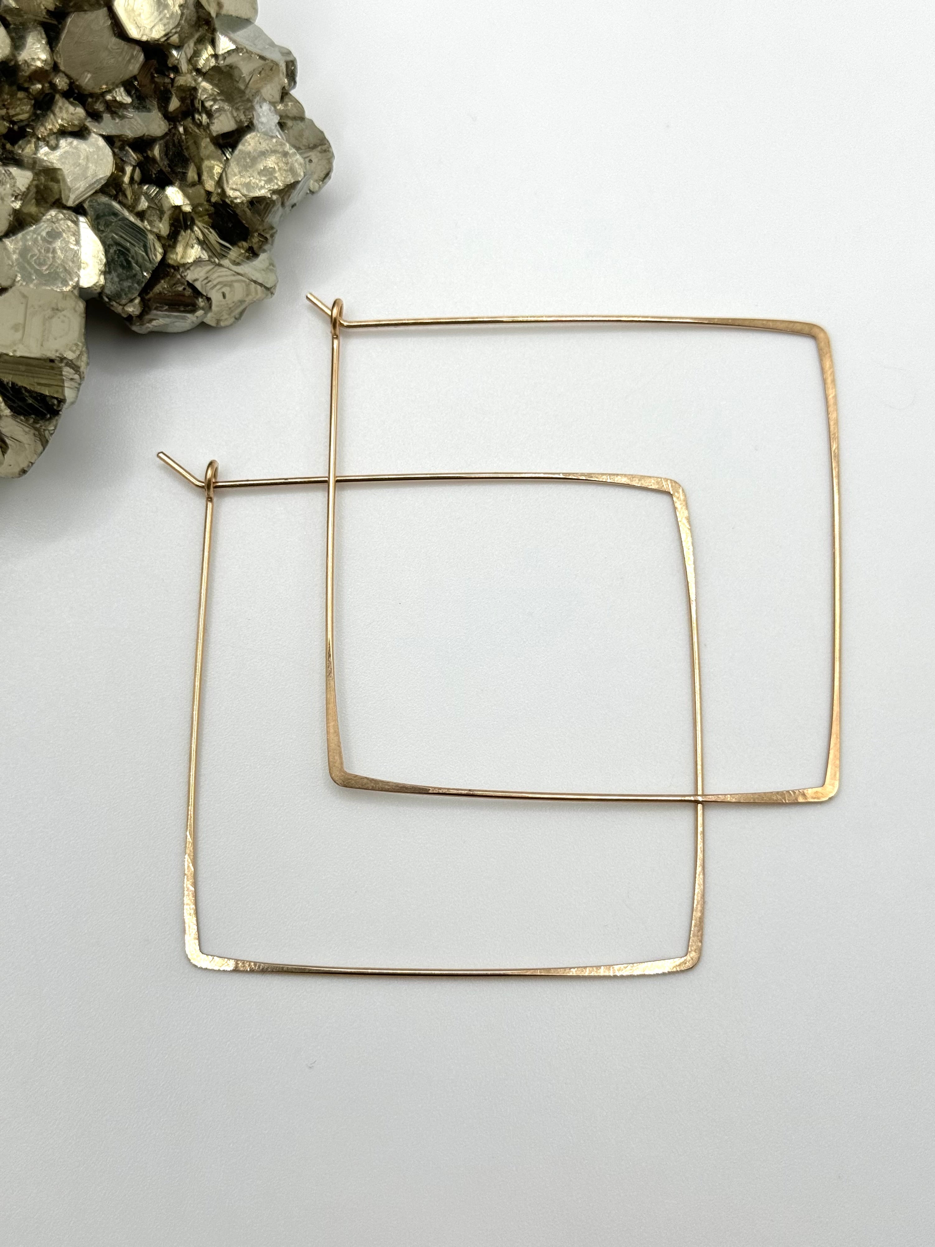 •SQUARE HOOP• gold earrings