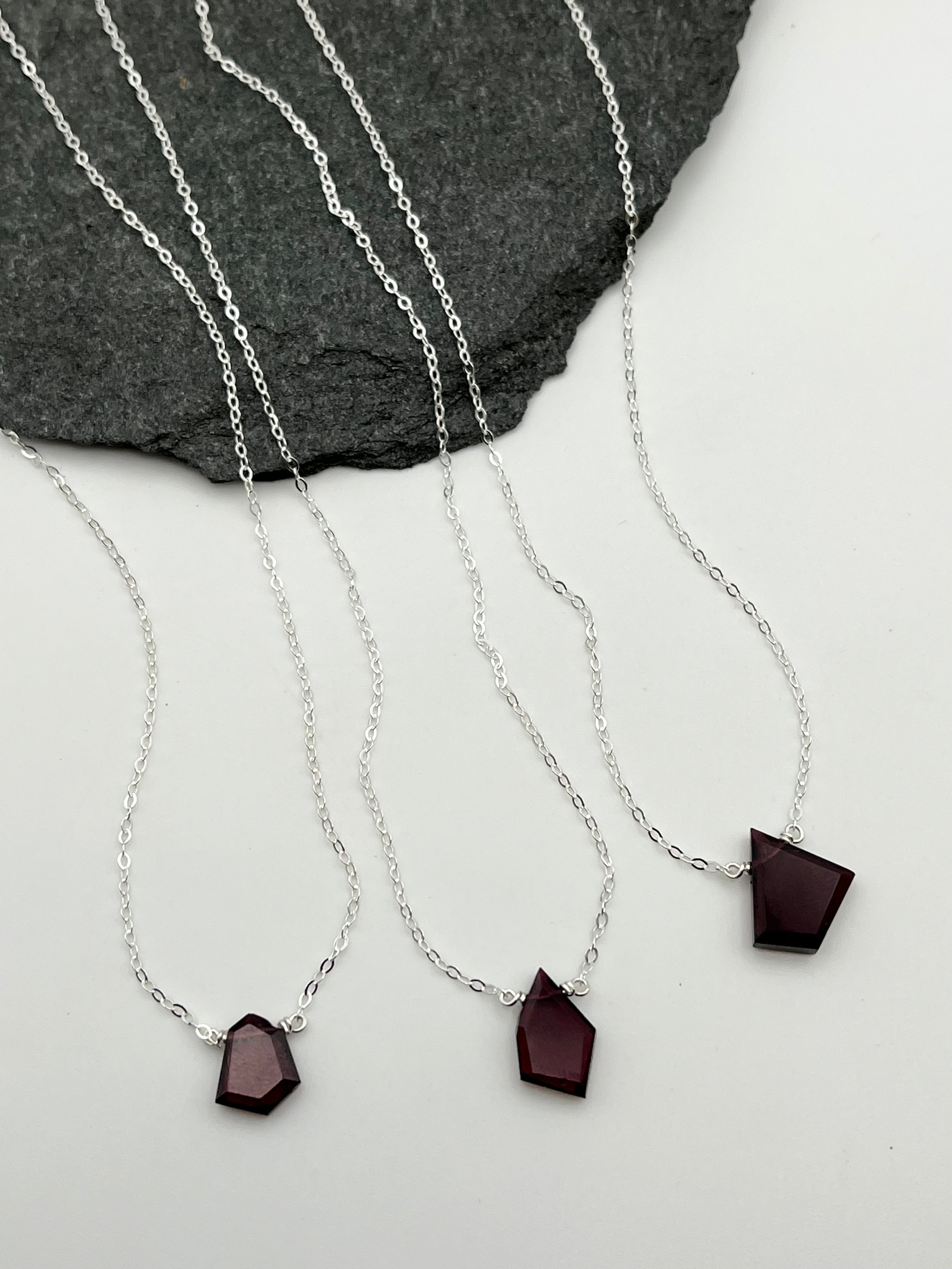 •STRAY• flat faceted garnet geo + silver necklace