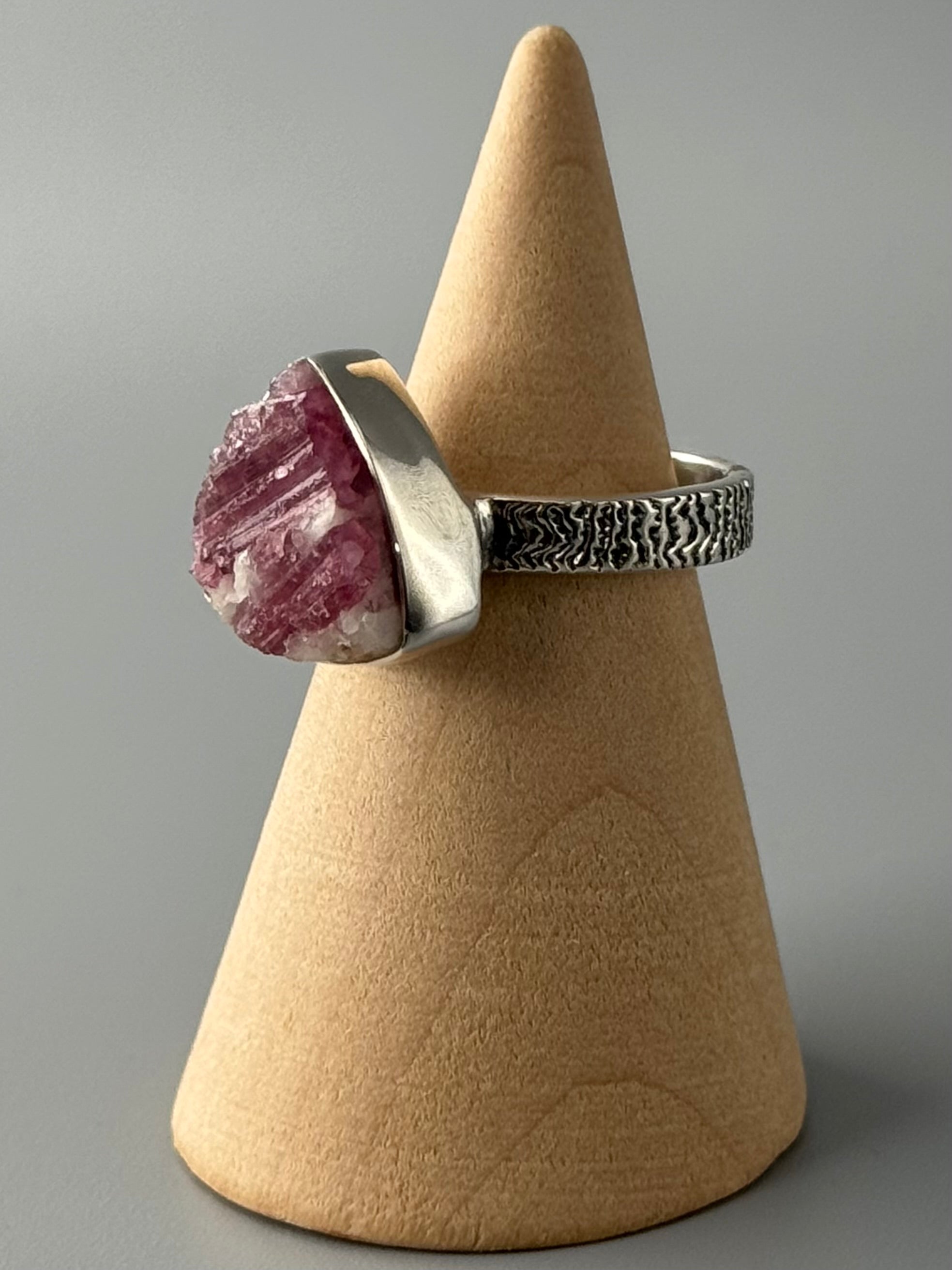 •PINK TOURMALINE - TRIANGLE• textured band silver ring (size 6)