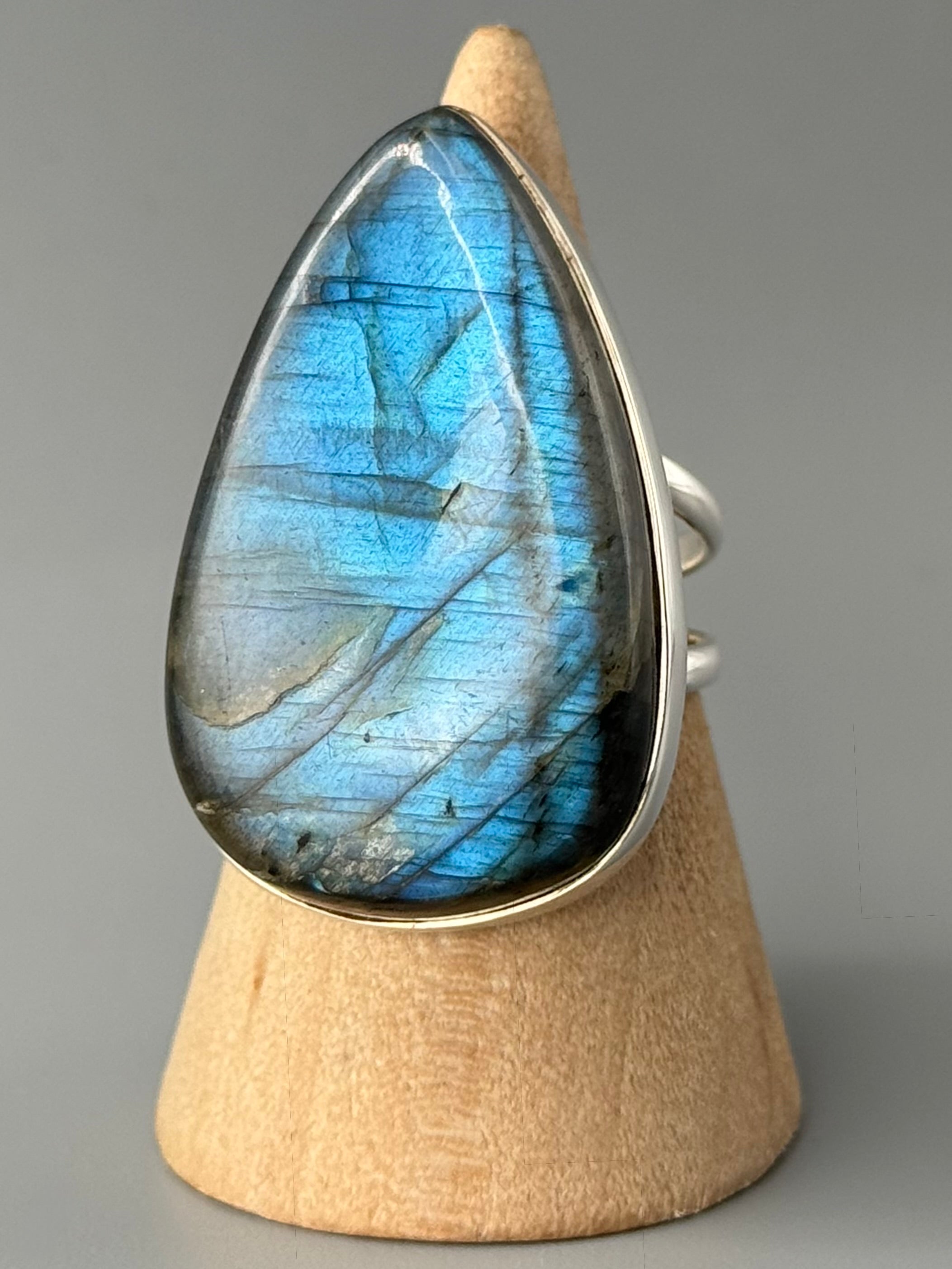 •LABRADORITE - TEAR• split band silver ring (size 9)