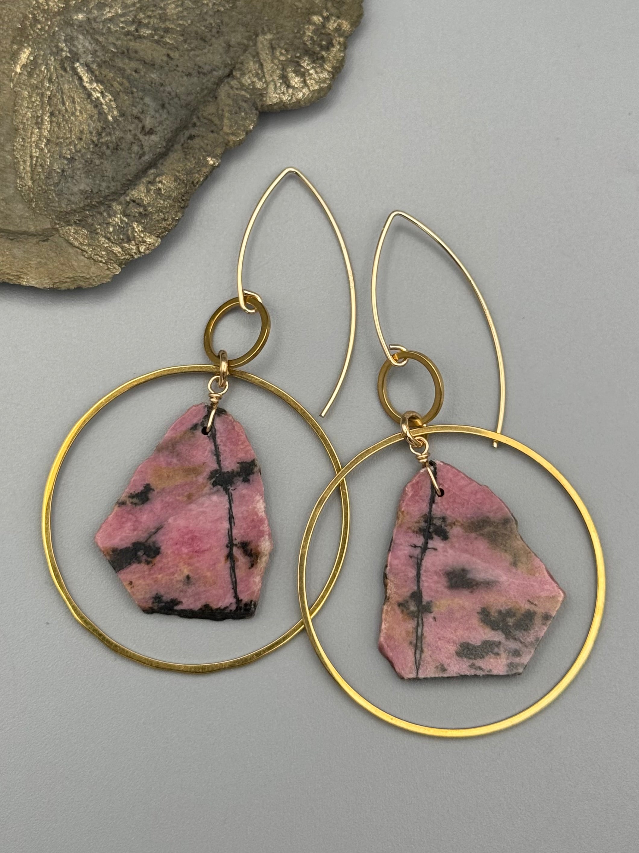 •EQUA-LUNA• rhodonite slab + gold earrings
