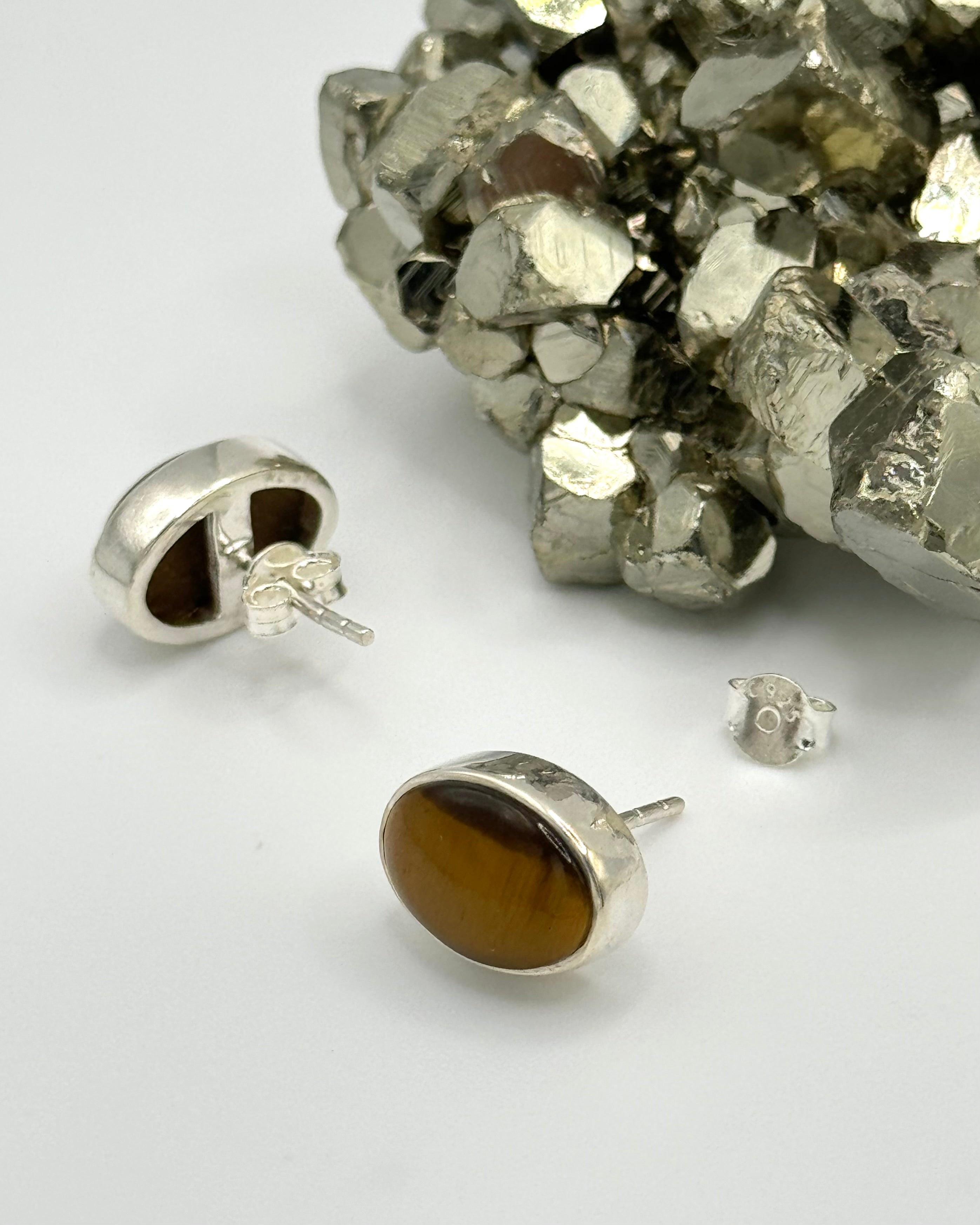 •TIGER'S EYE - OVAL• silver bezel set stud earrings