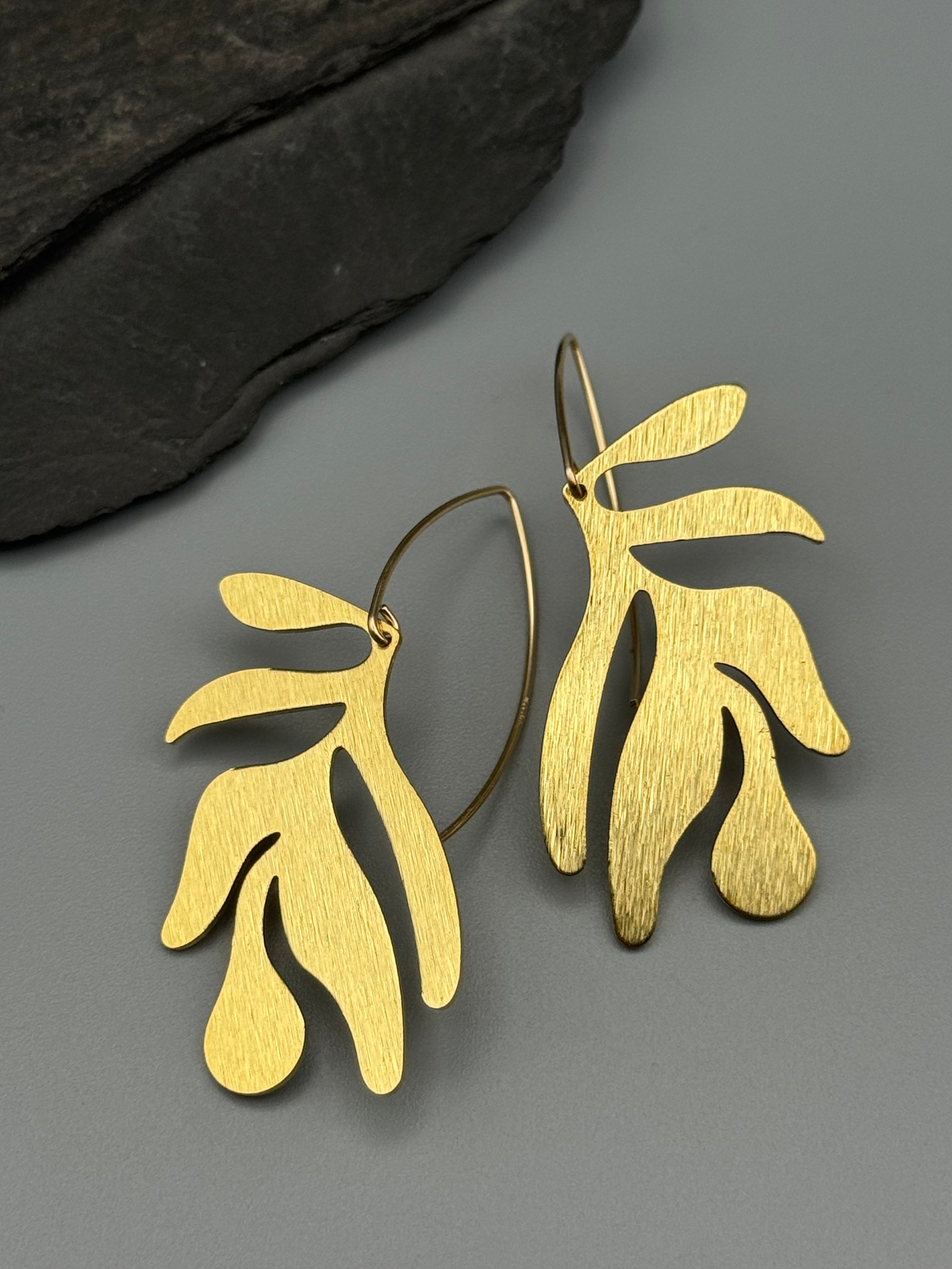 •CALDER FROND• gold dangle earrings
