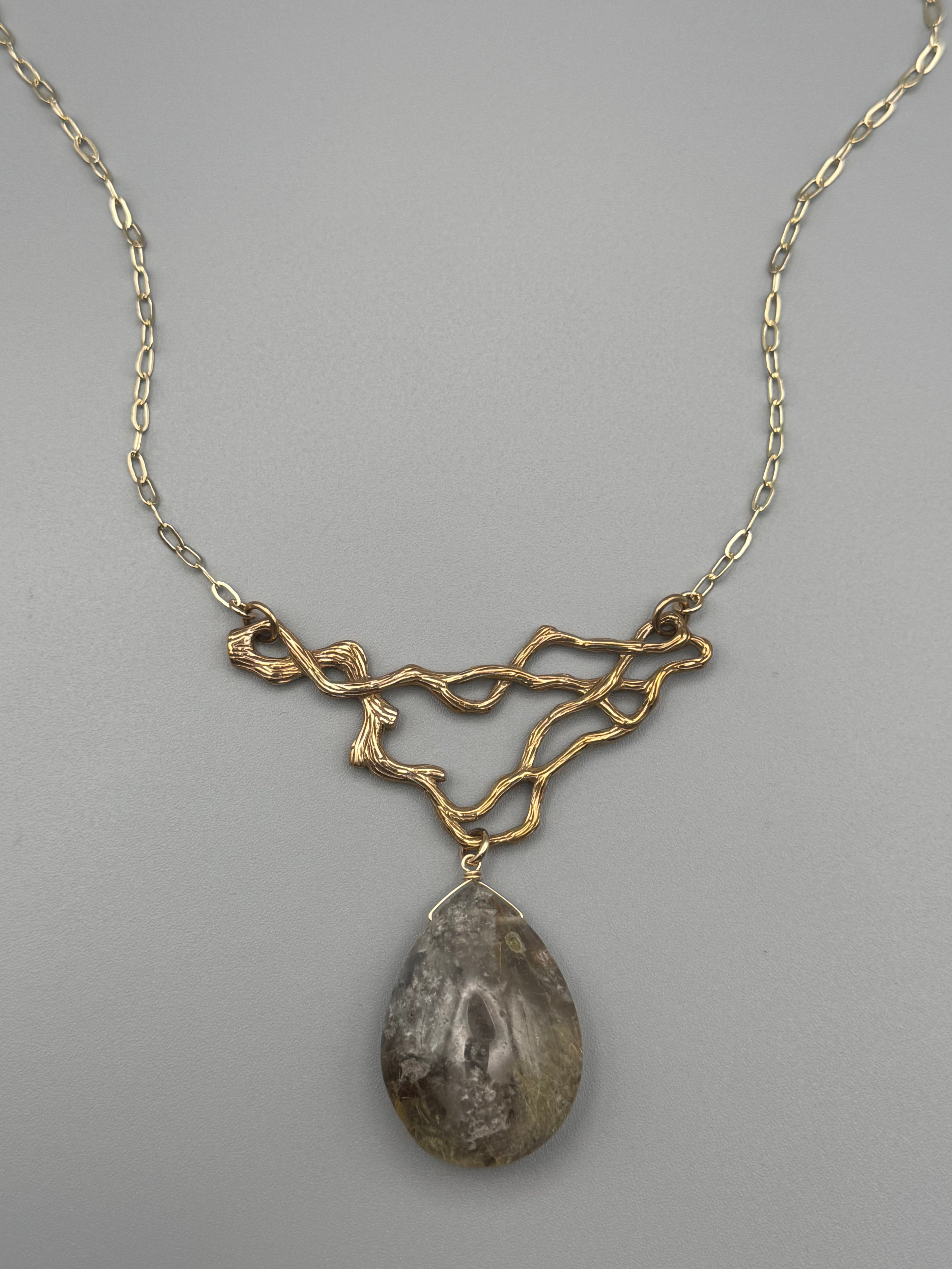 •TSIN• rutilated lodolite + gold necklace (16"-18" long)