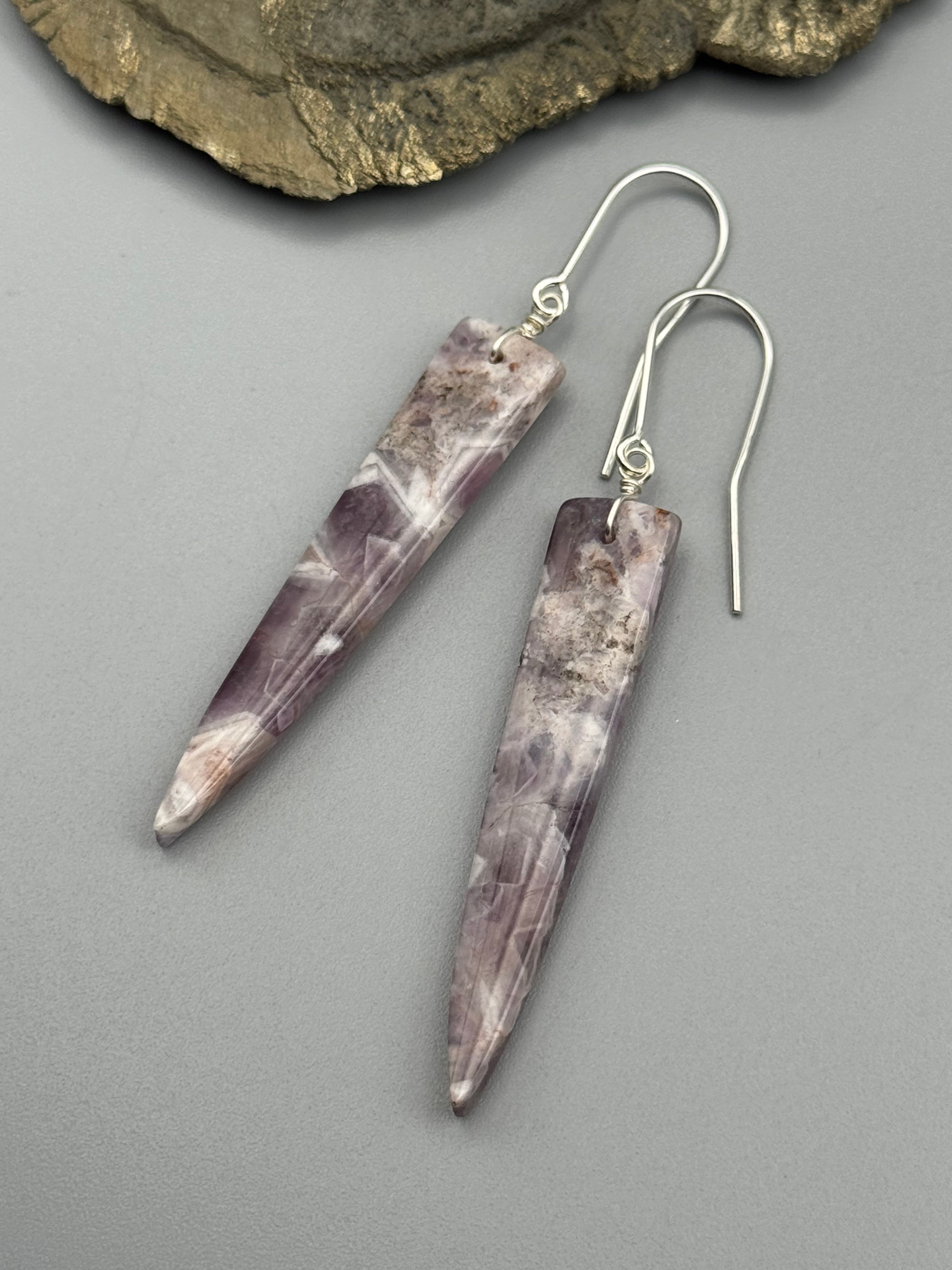 •STRAY• chevron amethyst fang + silver earrings