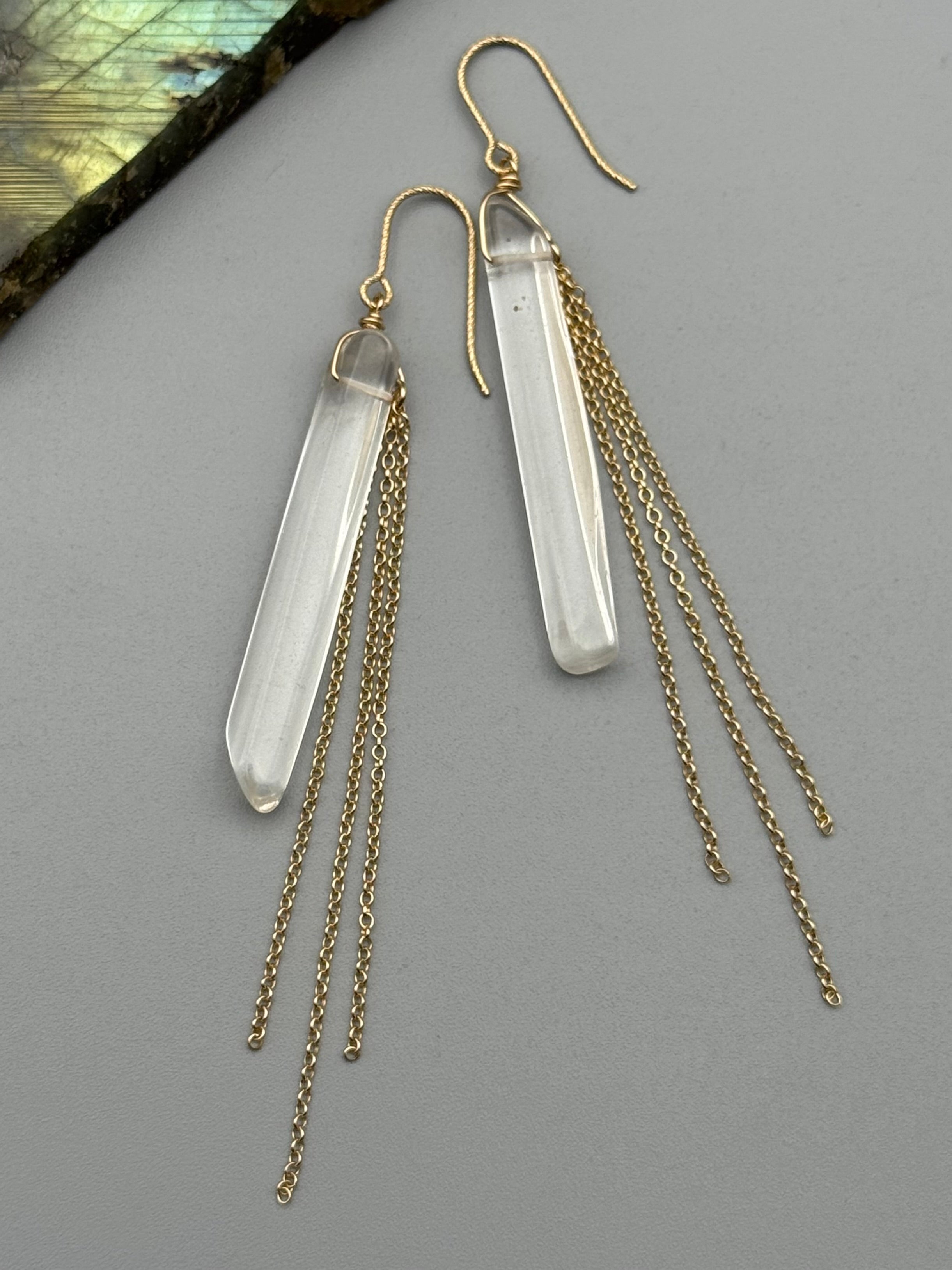 •FREE SWING• quartz point + gold earrings