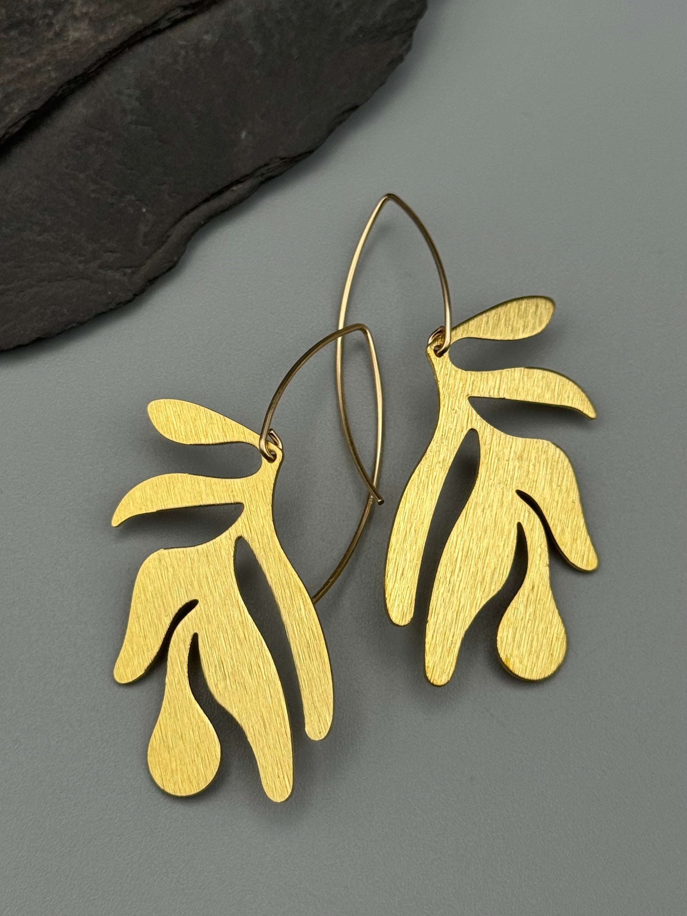 •CALDER FROND• gold dangle earrings