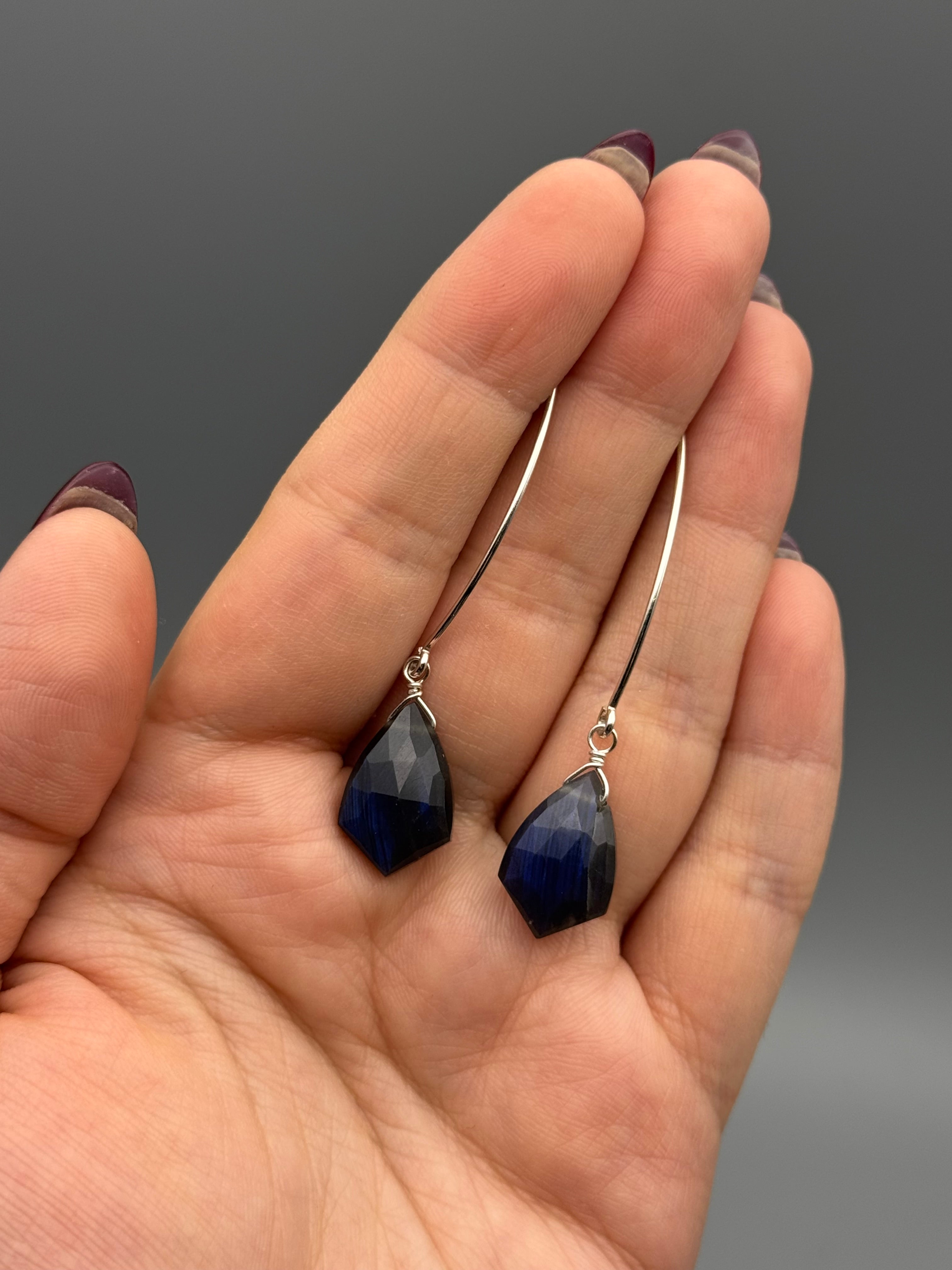 •STRAY• labradorite sparrow + silver earrings