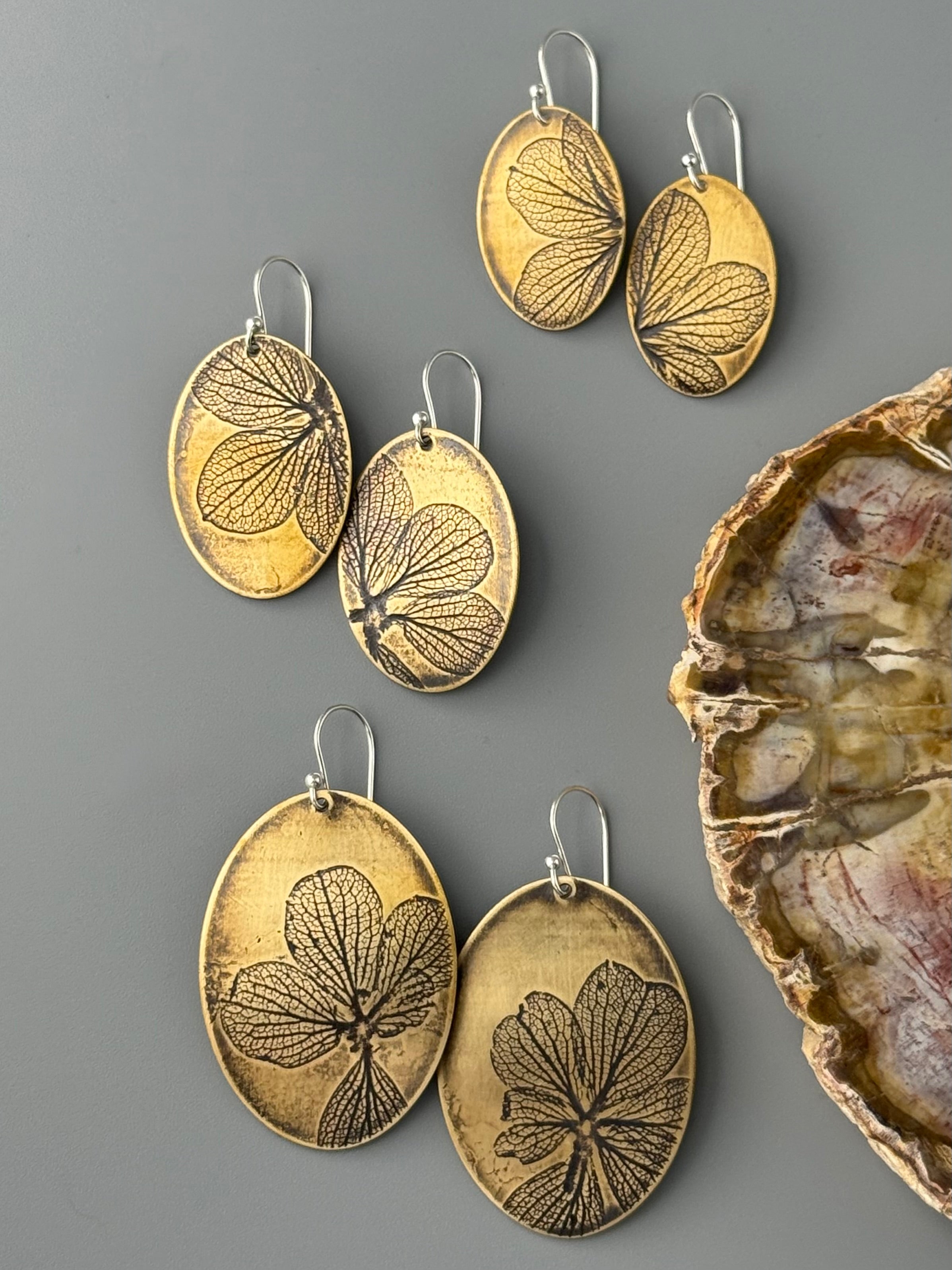 •HYDRANGEA OVOID• mixed metal dangle earrings