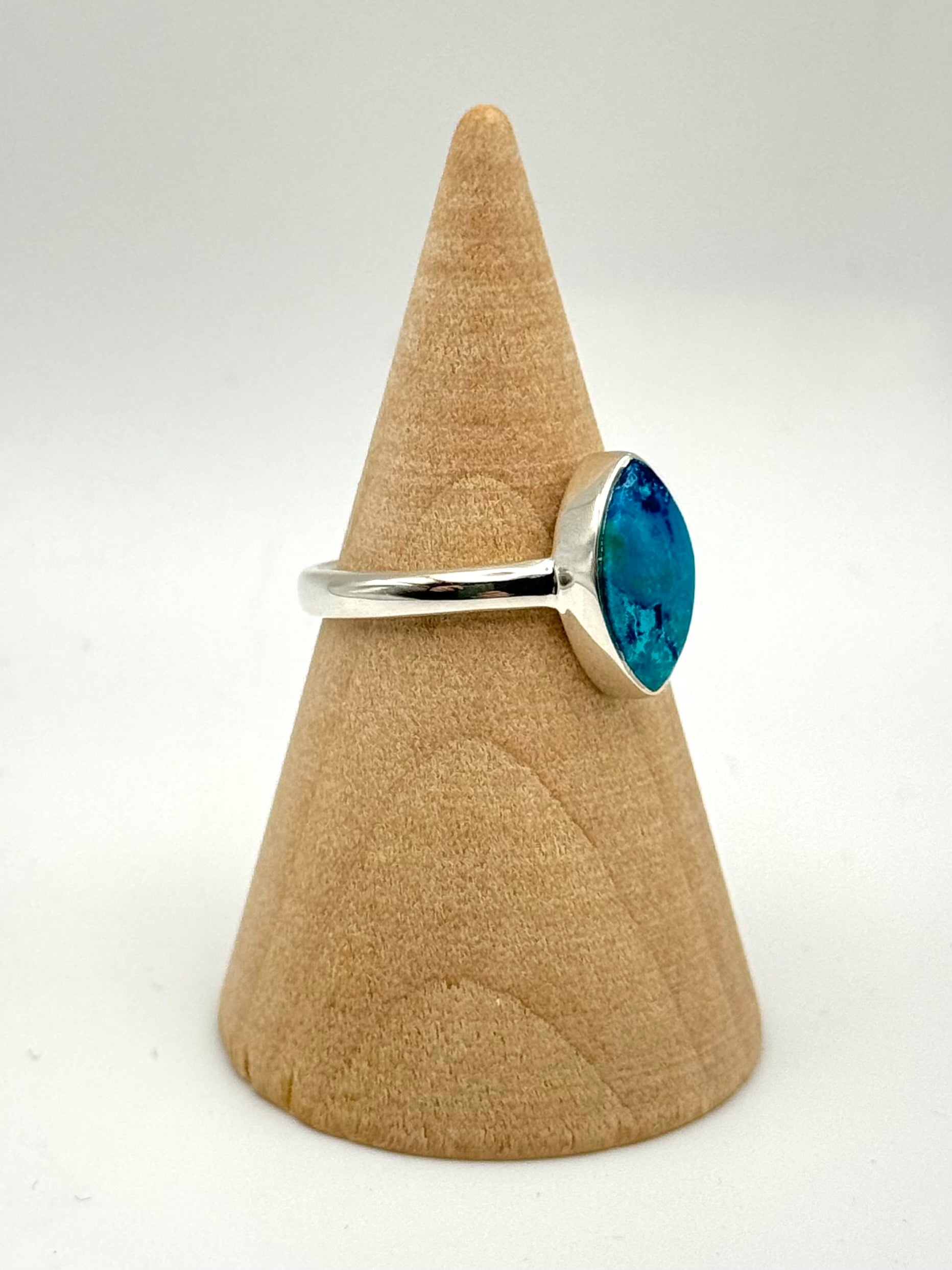 •SHATTUCKITE - MEDIUM EYE• silver ring (size 7)