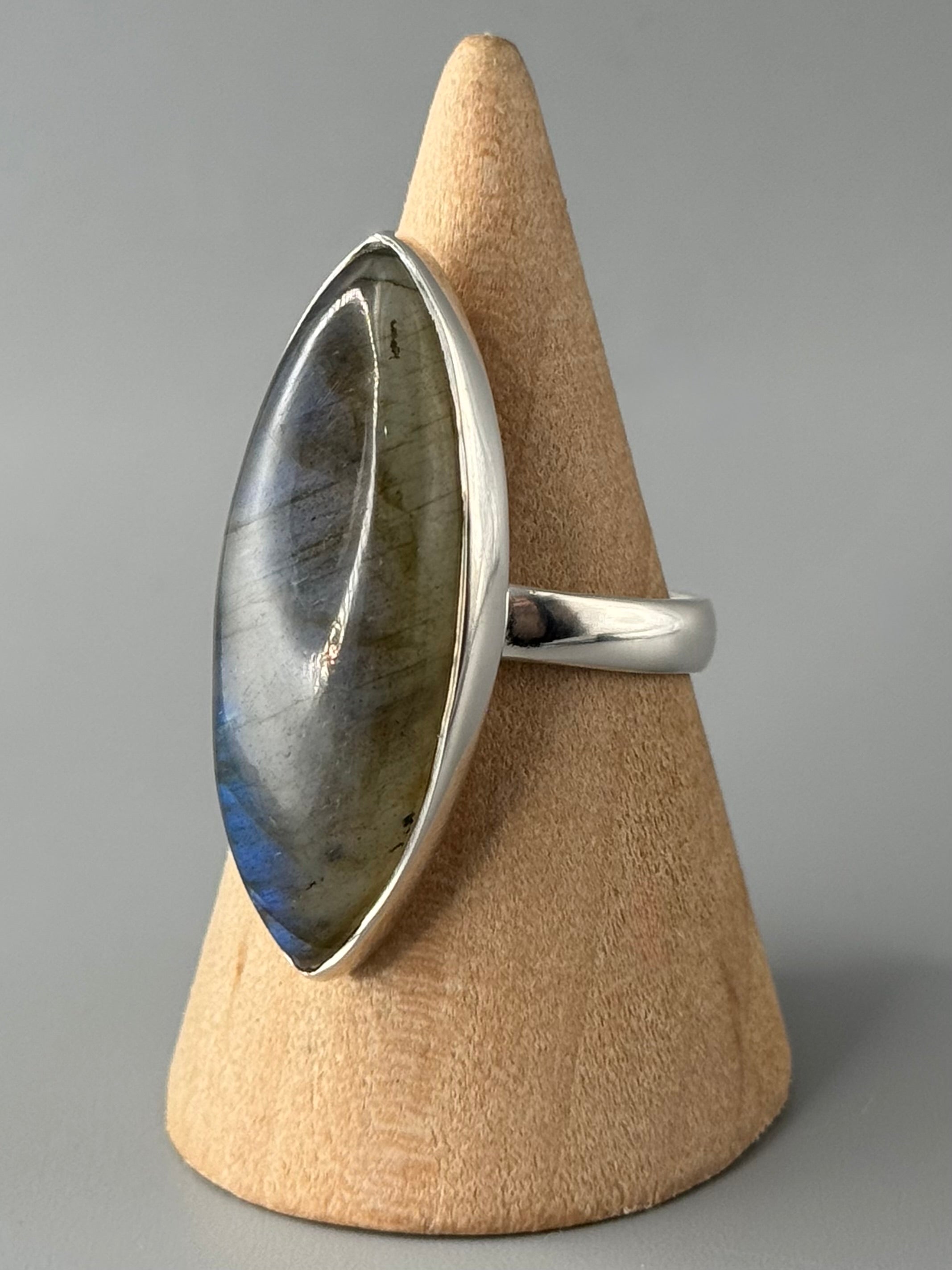 •LABRADORITE - MARQUISE• sterling silver ring (size 9)