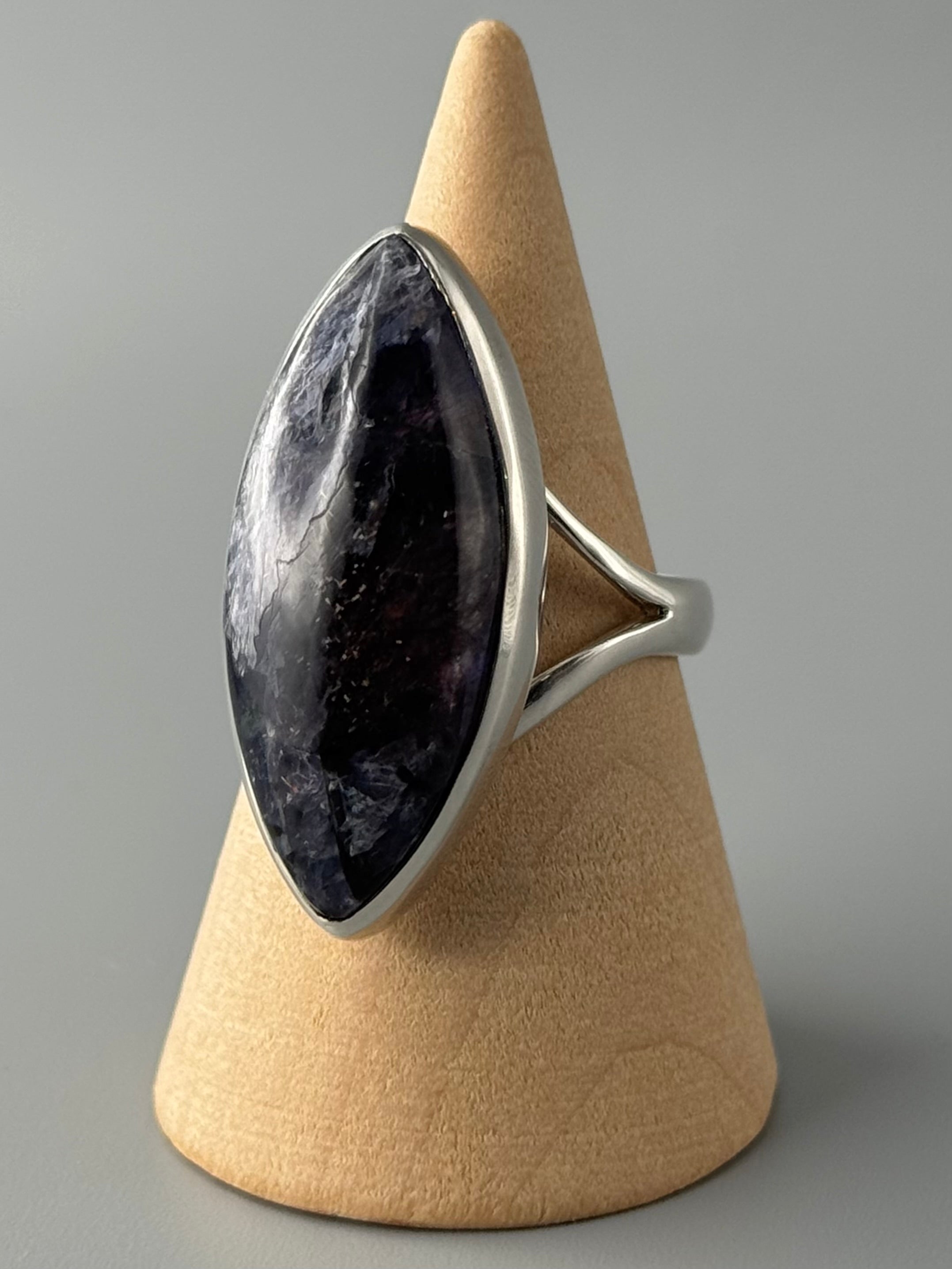 •IOLITE SUNSTONE - MARQUISE• split band silver ring (size 8.75)