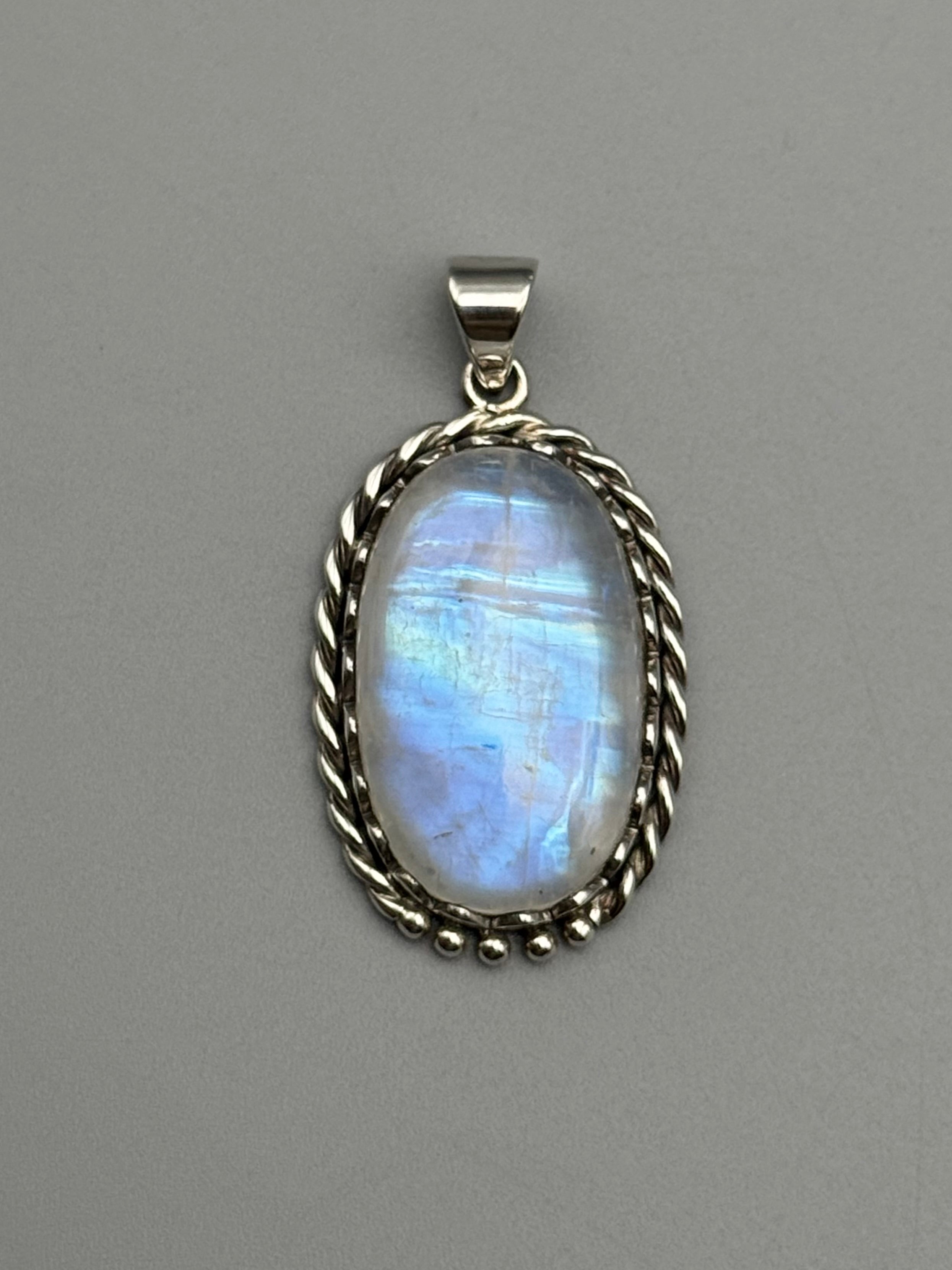 •RAINBOW MOONSTONE LARGE OVAL - CUERDA• sterling silver pendant