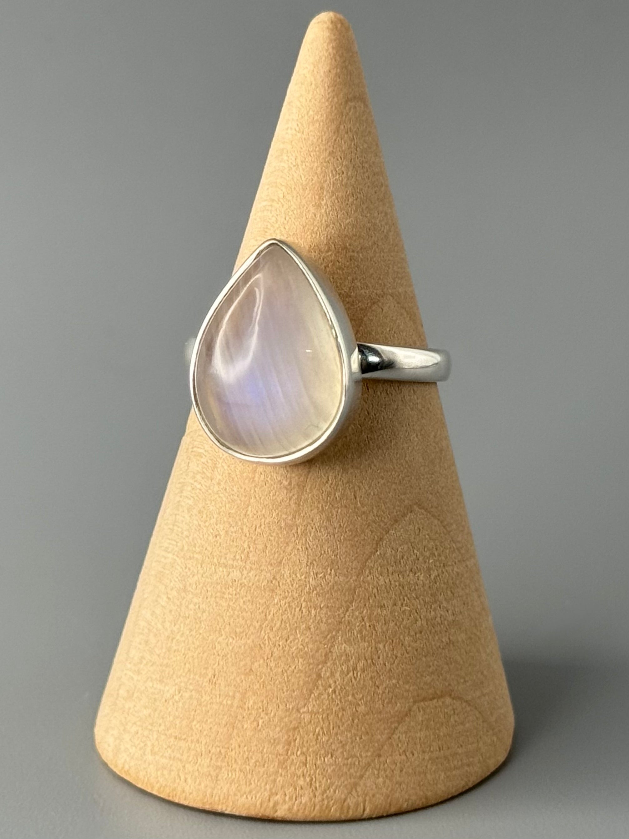 •RAINBOW MOONSTONE - SMALL TEAR - 1• simple bezel silver ring (size 6)