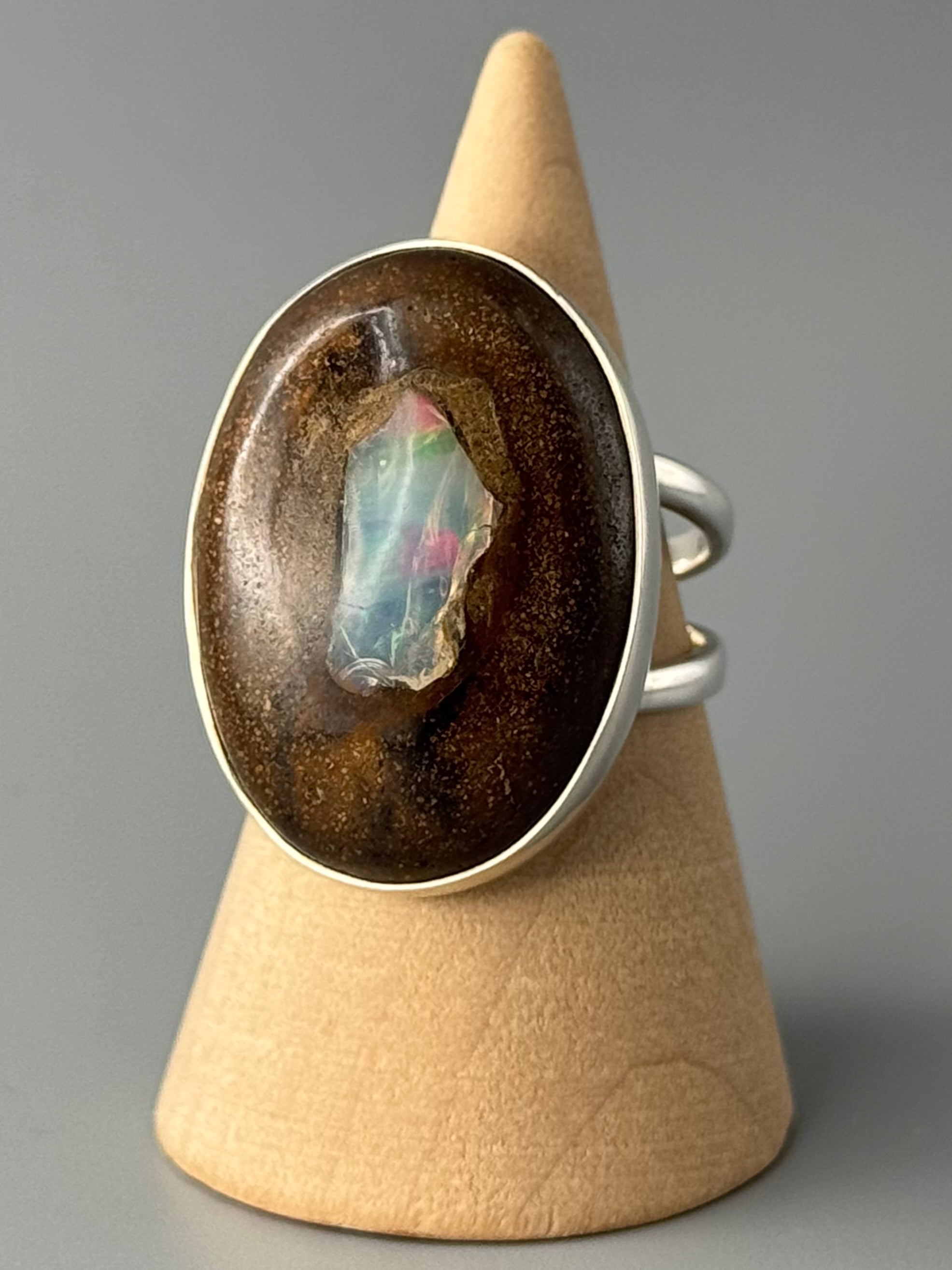 •BOULDER OPAL - OVAL• split band silver ring (size 8.75)