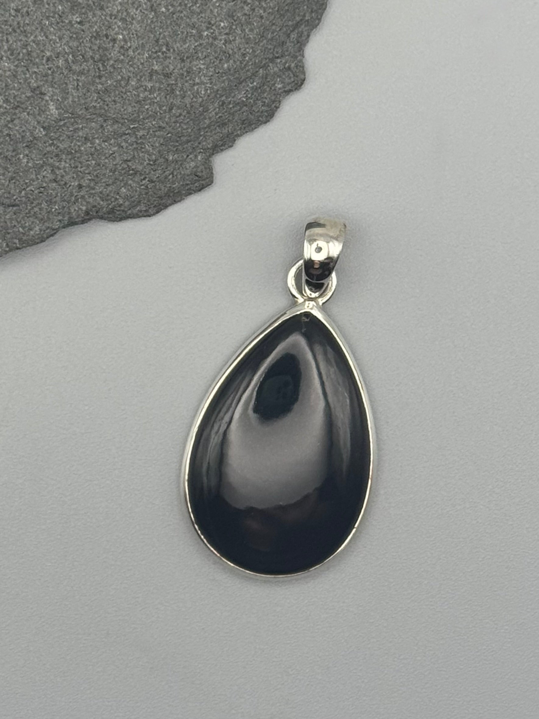 •BLACK ONYX - MEDIUM TEAR• sterling silver pendant