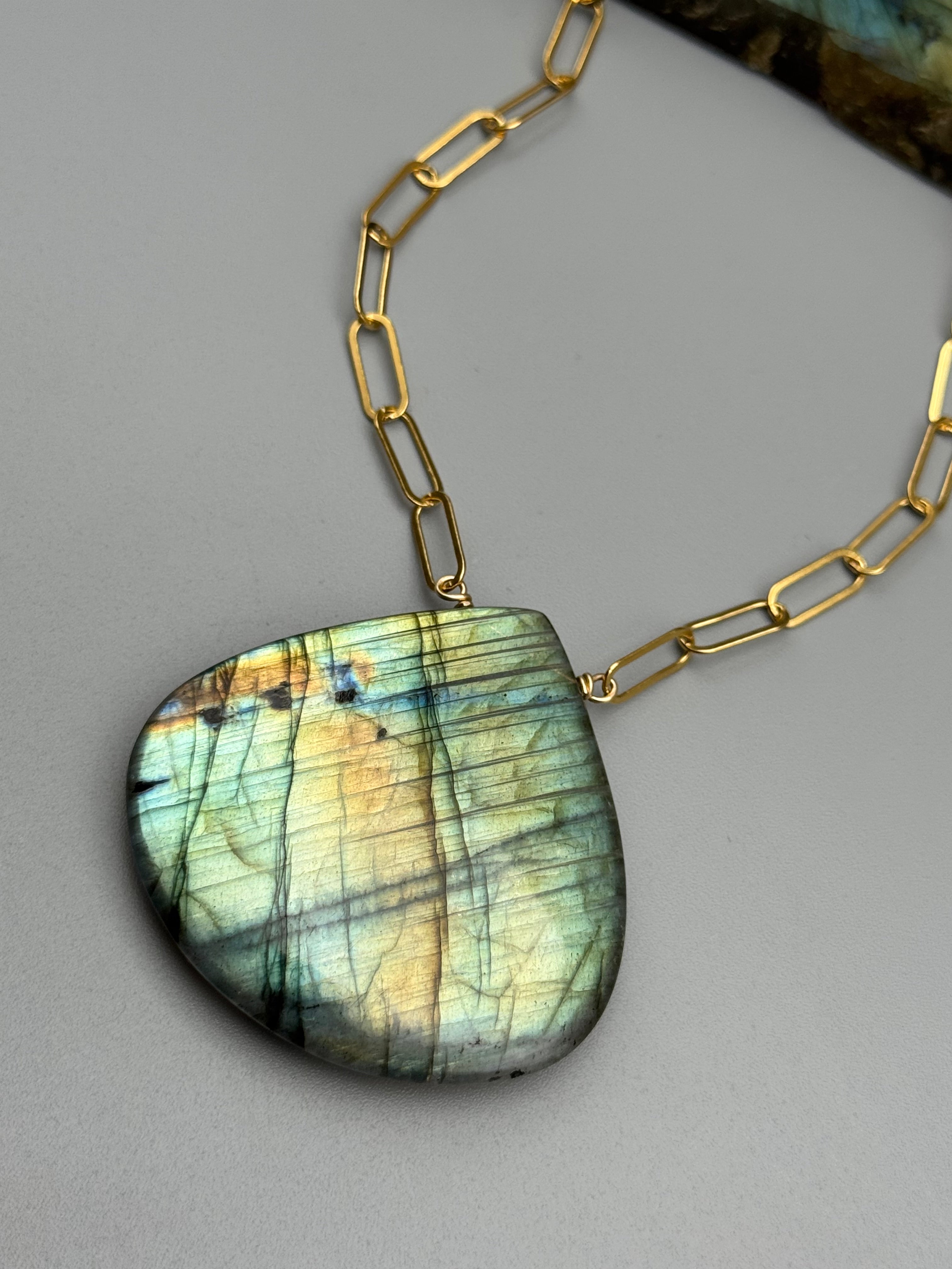 •AEON• labradorite + gold necklace (16"-18" long)