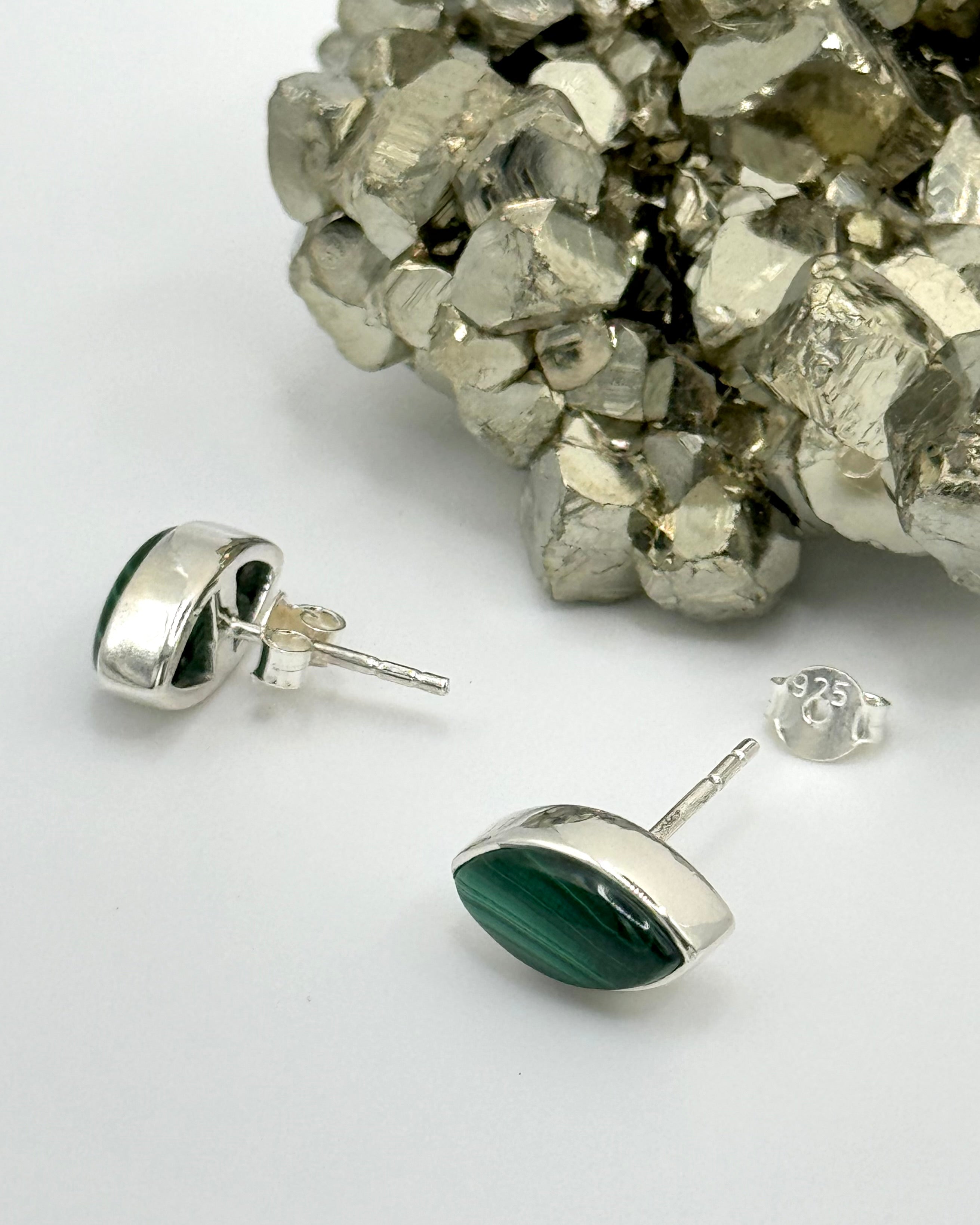 •MALACHITE - EYE• silver bezel set stud earrings