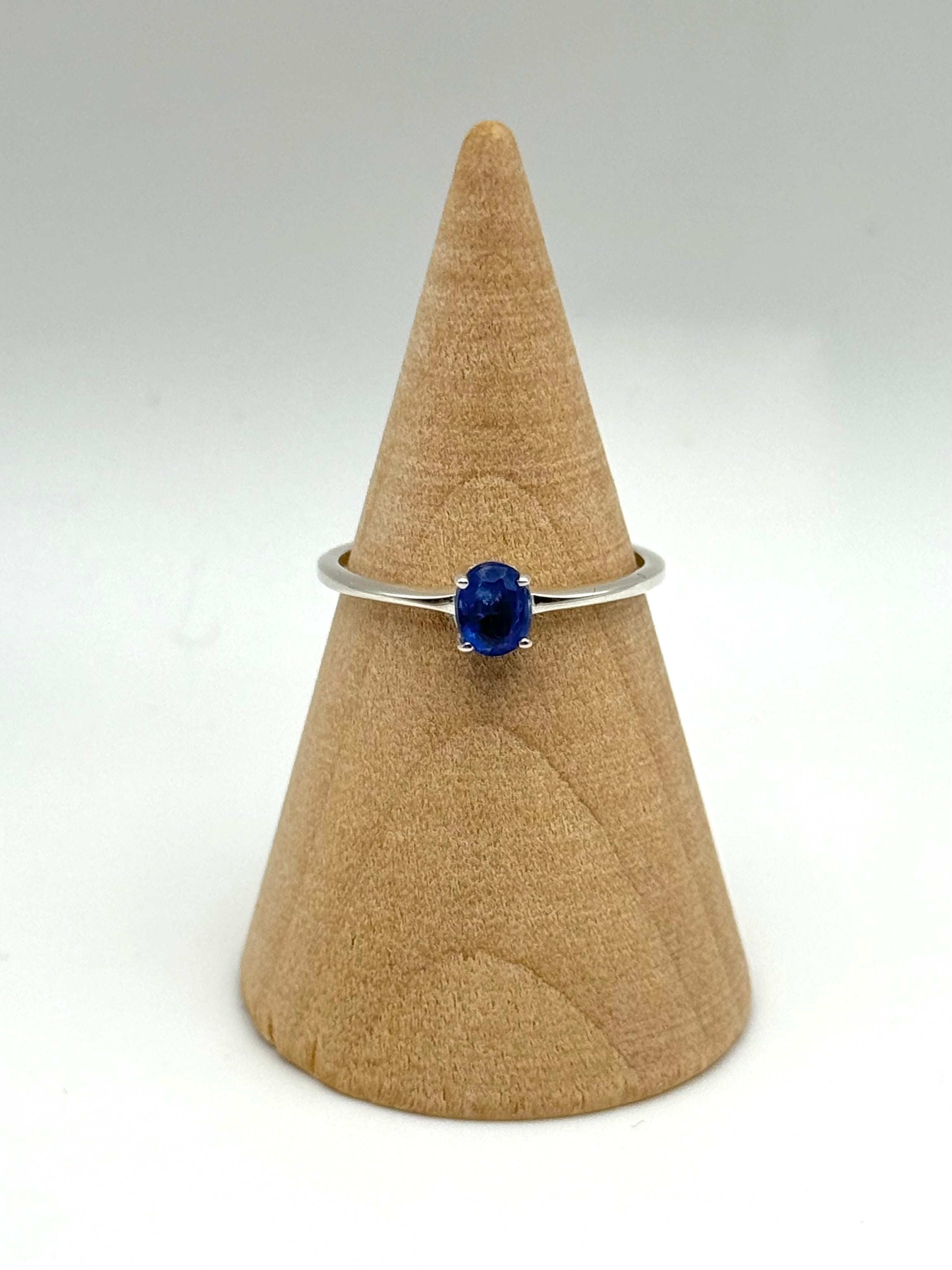 •FACETED KYANITE - LIL' OVAL• prong set silver ring (various sizes)