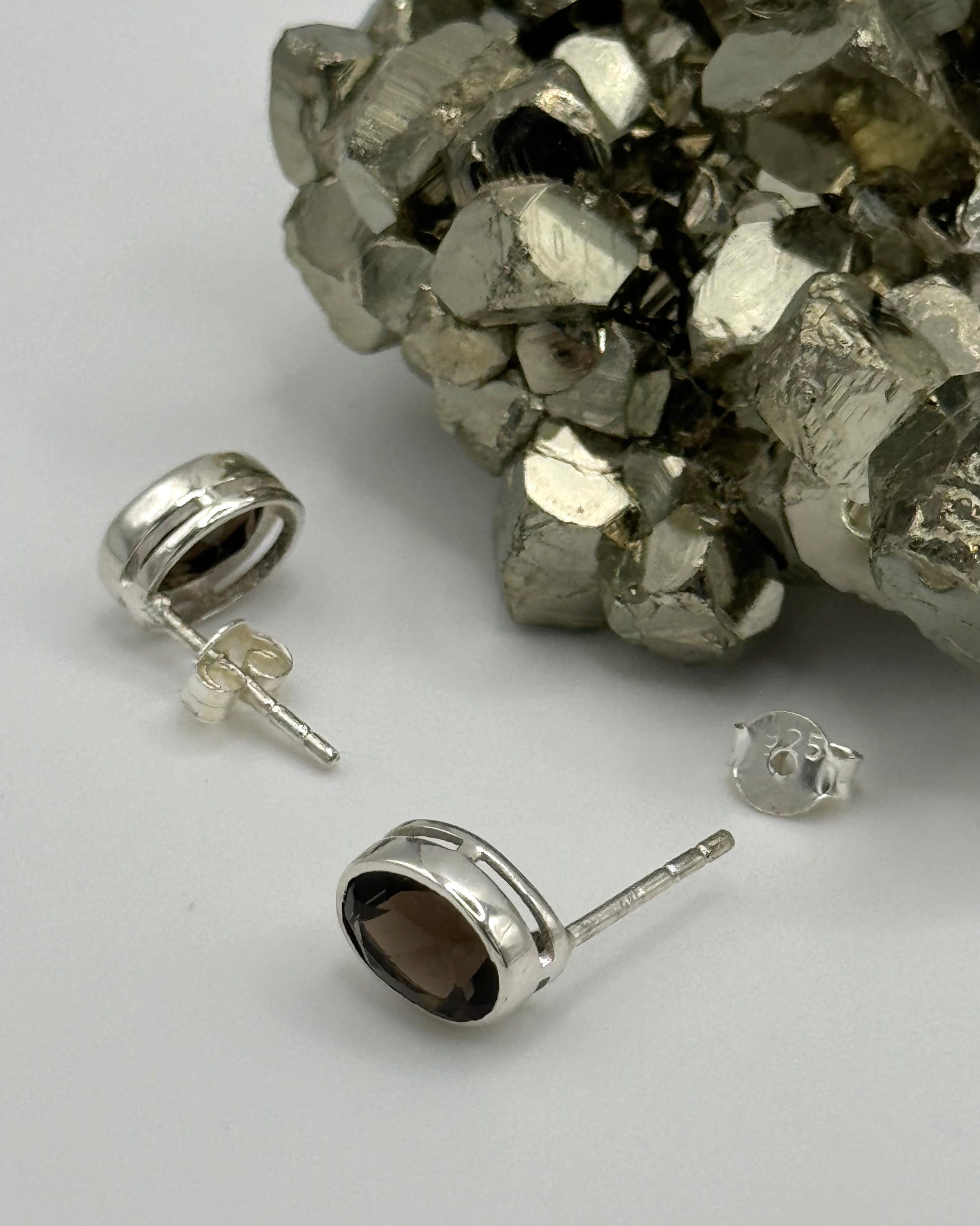 •FACETED SMOKY QUARTZ - LIL' OVAL• silver bezel set stud earrings