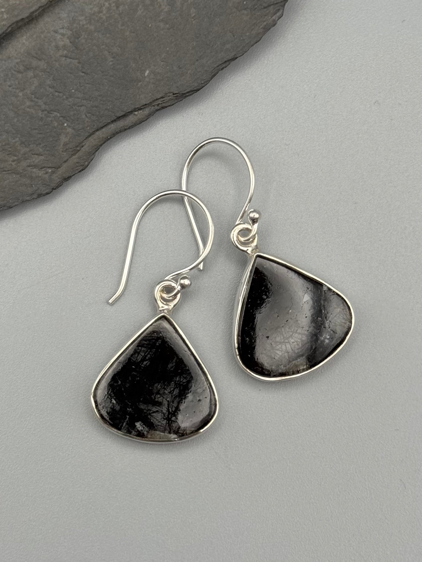 •SIMPLE TEARDROP• tourmalinated quartz + silver dangle earrings