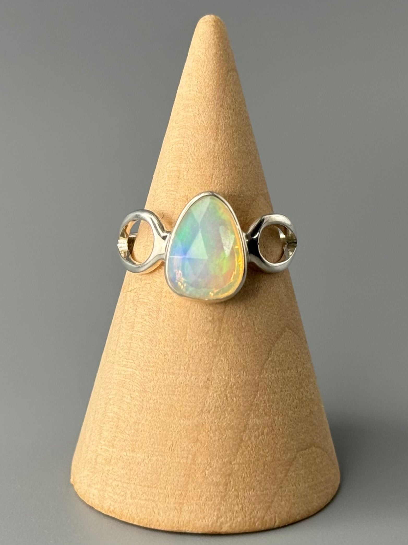 •FACETED ETHIOPIAN OPAL - DROPLETS• silver ring (size 7)