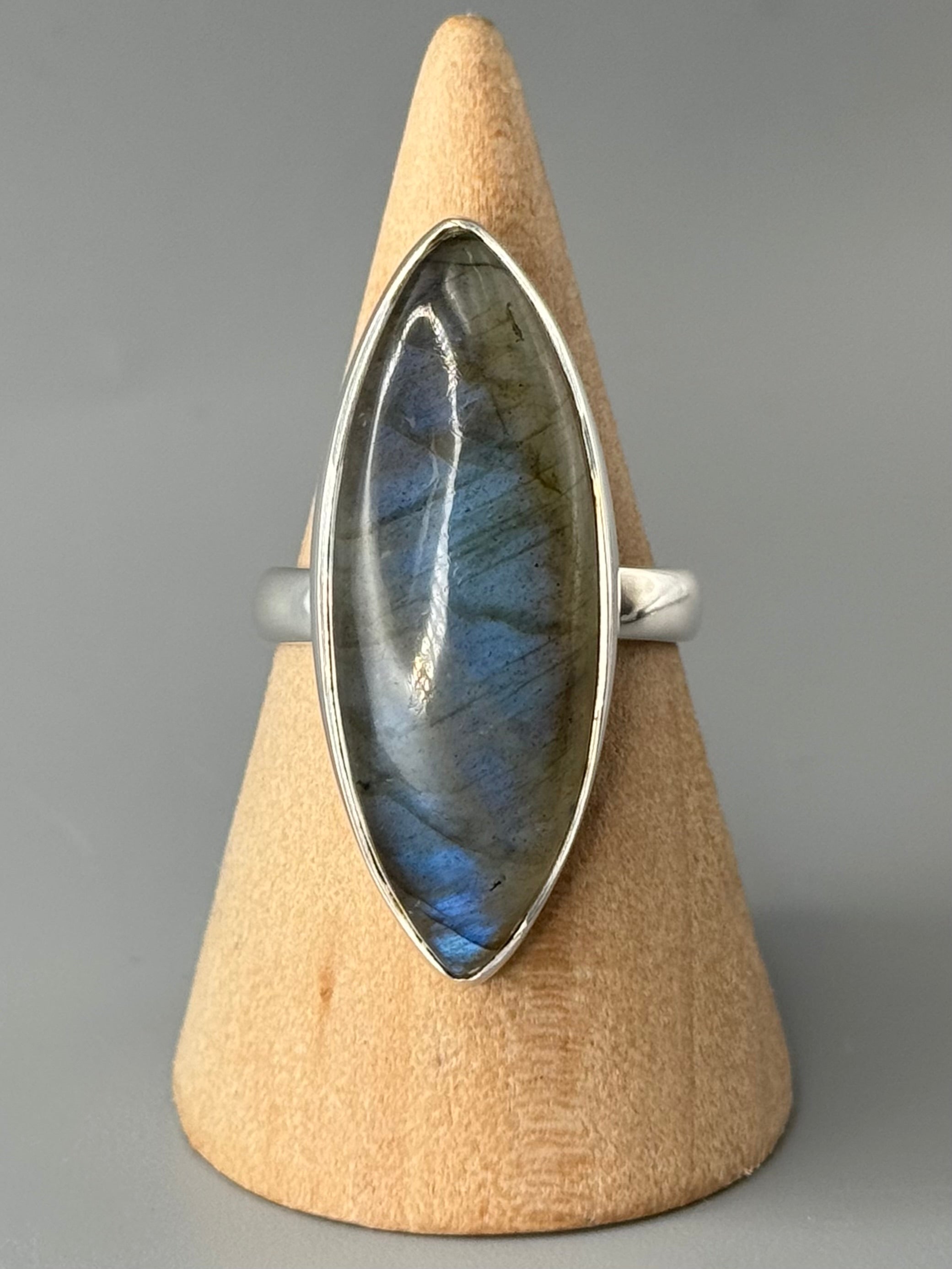 •LABRADORITE - MARQUISE• sterling silver ring (size 9)