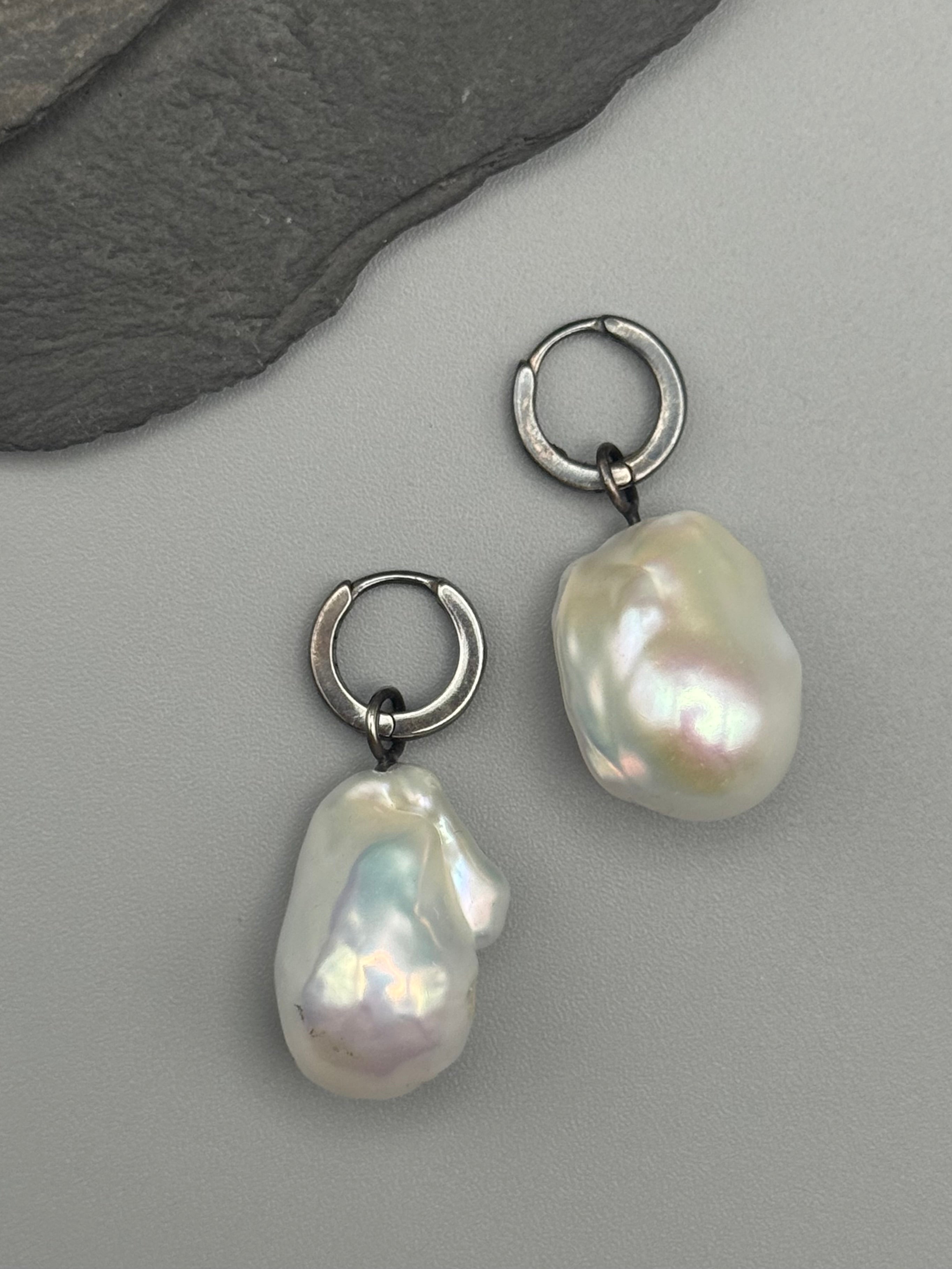 •PEARL HUG• silver hoop earrings