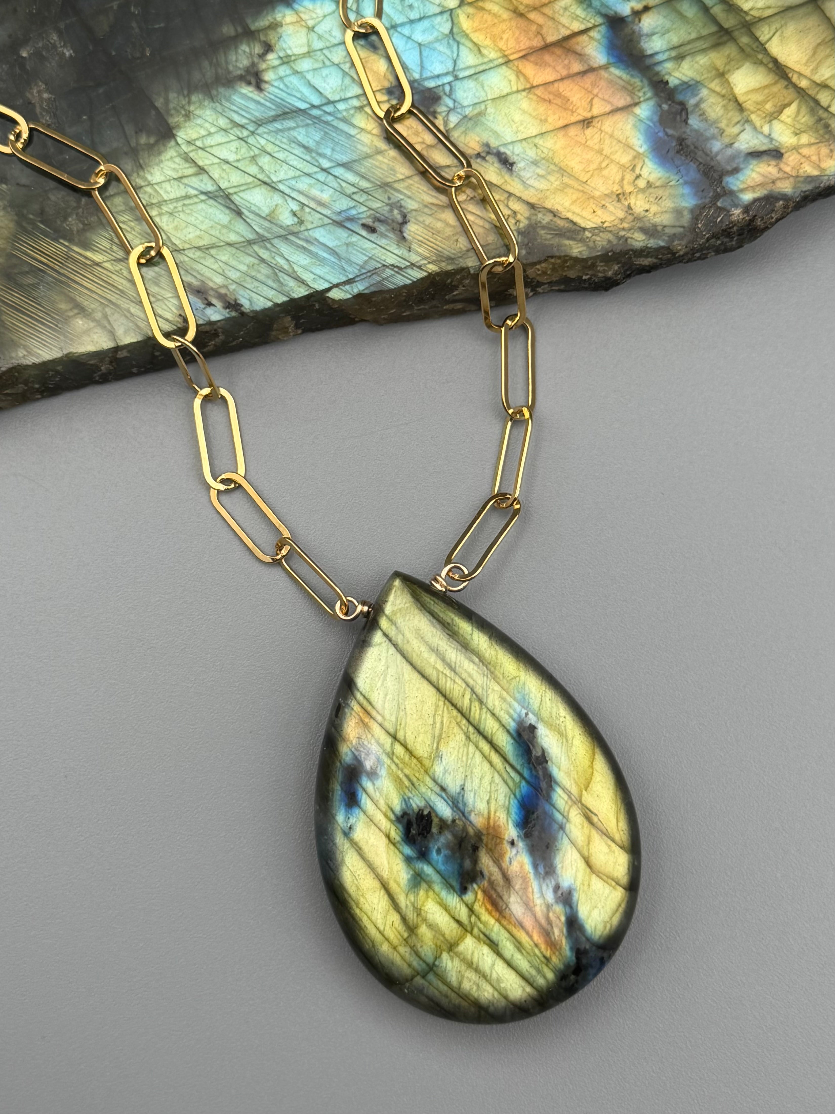 •AEON• labradorite tear + gold necklace (18"-20" long)